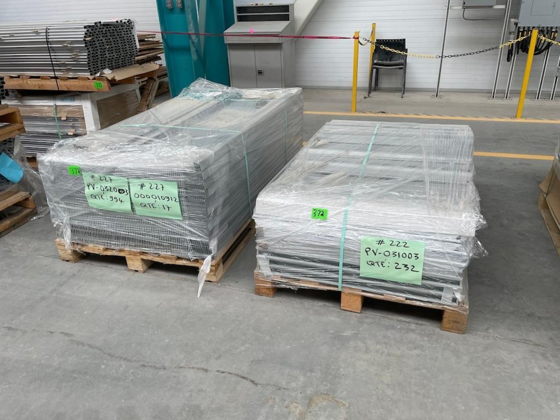 LOT (26) SKIDS ALUMINUM EXTRUSIONS, SOME SKIDS UP TO 470 KG AND 28 FT LONG [MATANE] *PLEASE NOTE, EX - Image 8 of 40