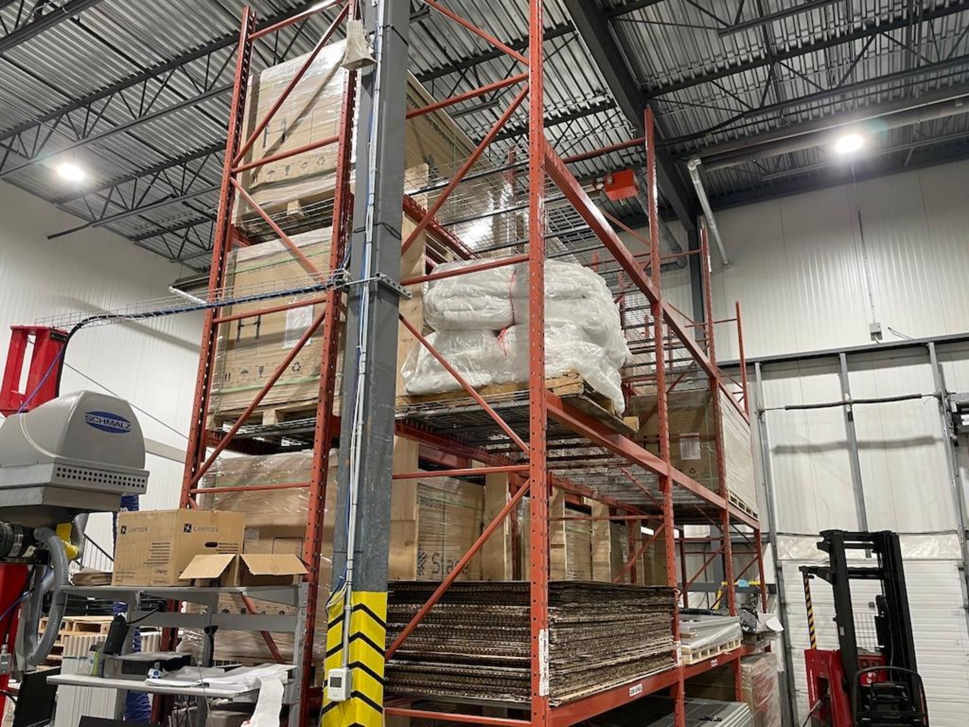 LOT ASSORTED ADJUSTABLE PALLET RACKING THROUGHOUT, APPROXIMATELY 47 SECTIONS [TROIS RIVIERES]*PLEASE - Image 6 of 16