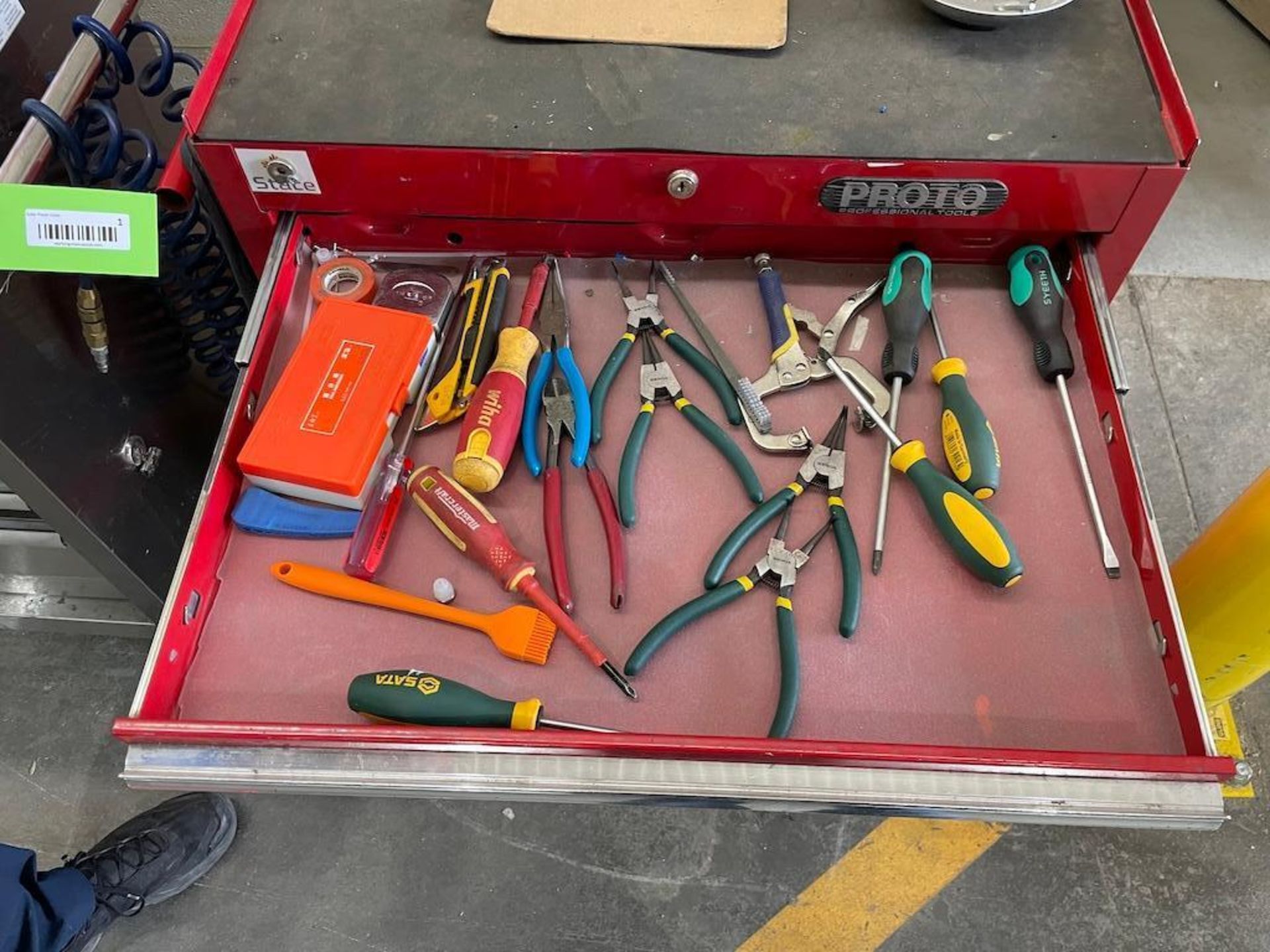 LOT (2) PORTABLE TOOL CABINETS INCLUDING CONTENTS [TROIS RIVIERES] *PLEASE NOTE, EXCLUSIVE RIGGING F - Image 9 of 11