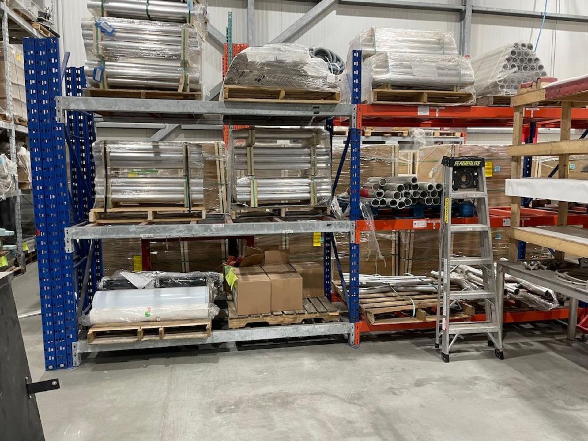 LOT ASSORTED ADJUSTABLE PALLET RACKING THROUGHOUT, APPROXIMATELY 47 SECTIONS [TROIS RIVIERES]*PLEASE - Image 13 of 16