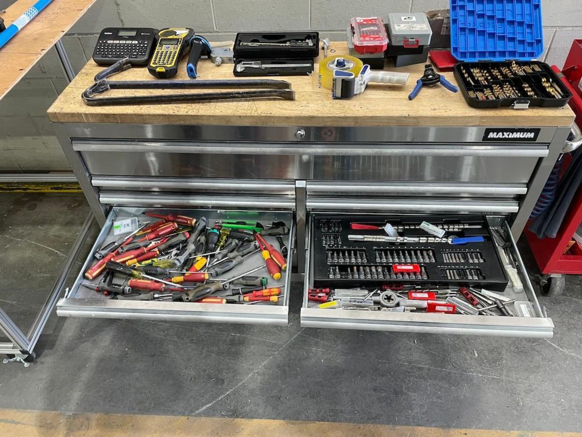 LOT (2) PORTABLE TOOL CABINETS INCLUDING CONTENTS [TROIS RIVIERES] *PLEASE NOTE, EXCLUSIVE RIGGING F - Image 6 of 11