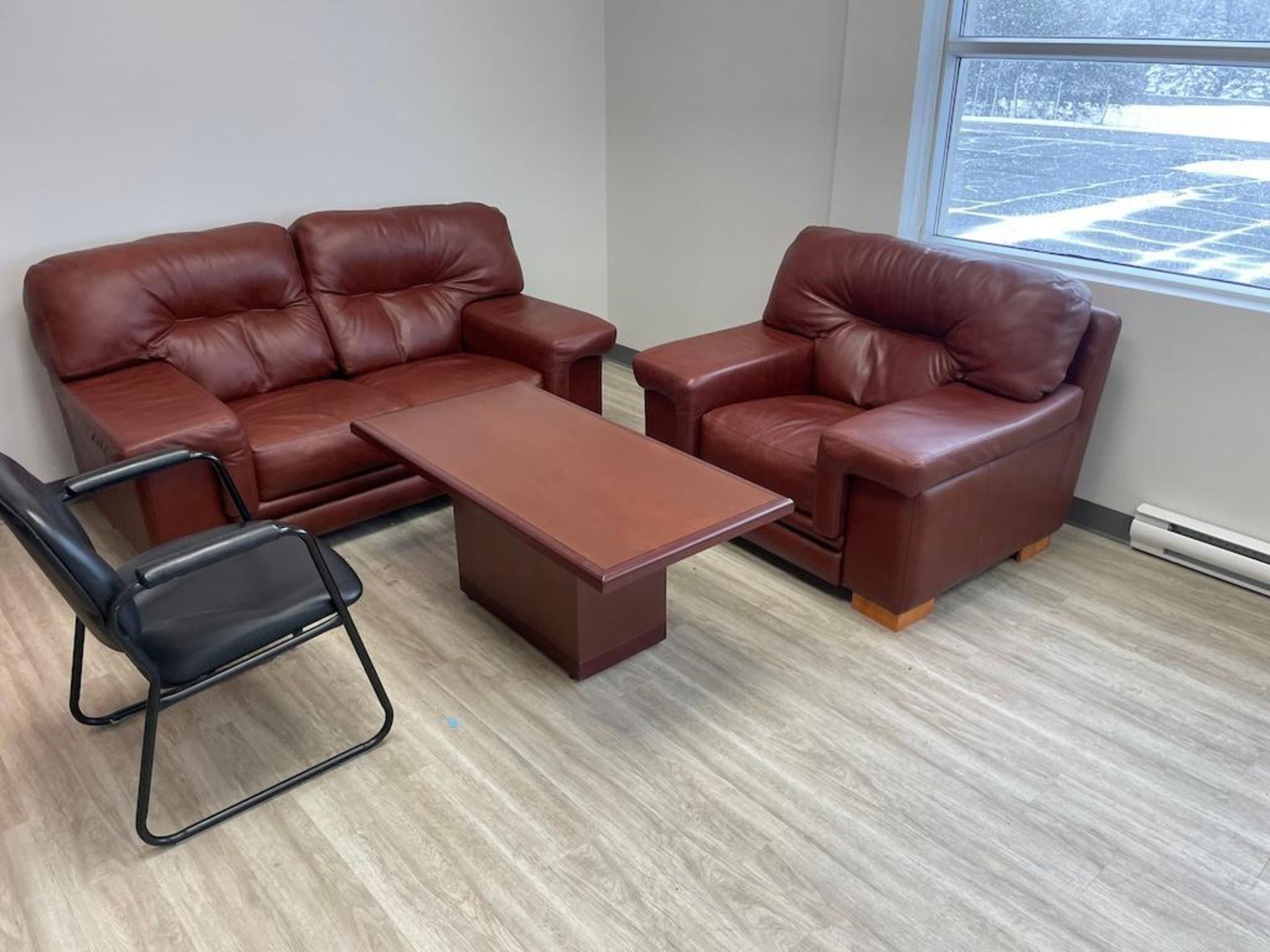 LOT EXECUTIVE OFFICE W DESK, CREDENZA, CHAIRS, SOFA, COFFEE TABLE [TROIS RIVIERES]*PLEASE NOTE, EXCL - Image 3 of 3