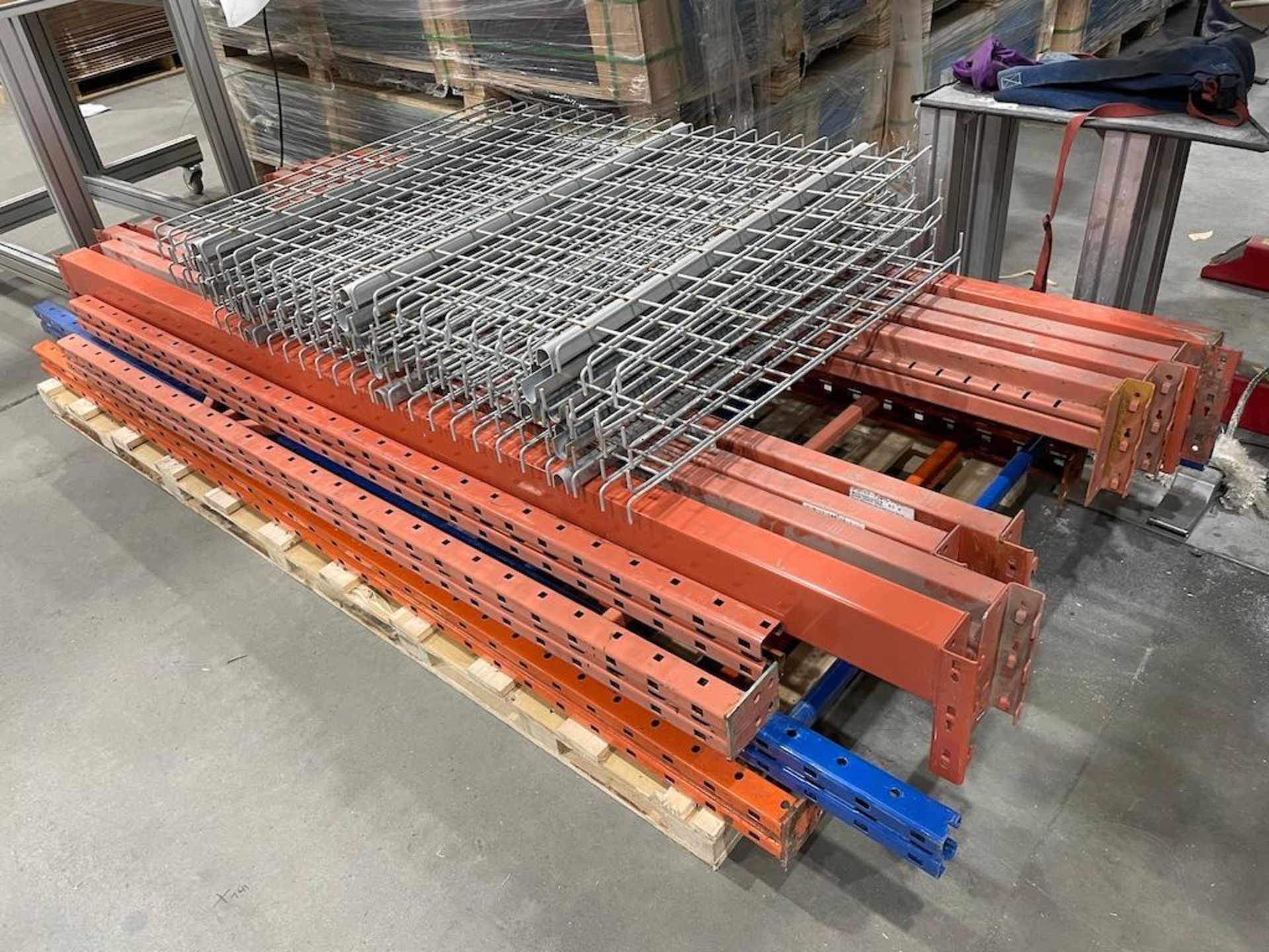 LOT ASSORTED ADJUSTABLE PALLET RACKING THROUGHOUT, APPROXIMATELY 47 SECTIONS [TROIS RIVIERES]*PLEASE - Image 16 of 16