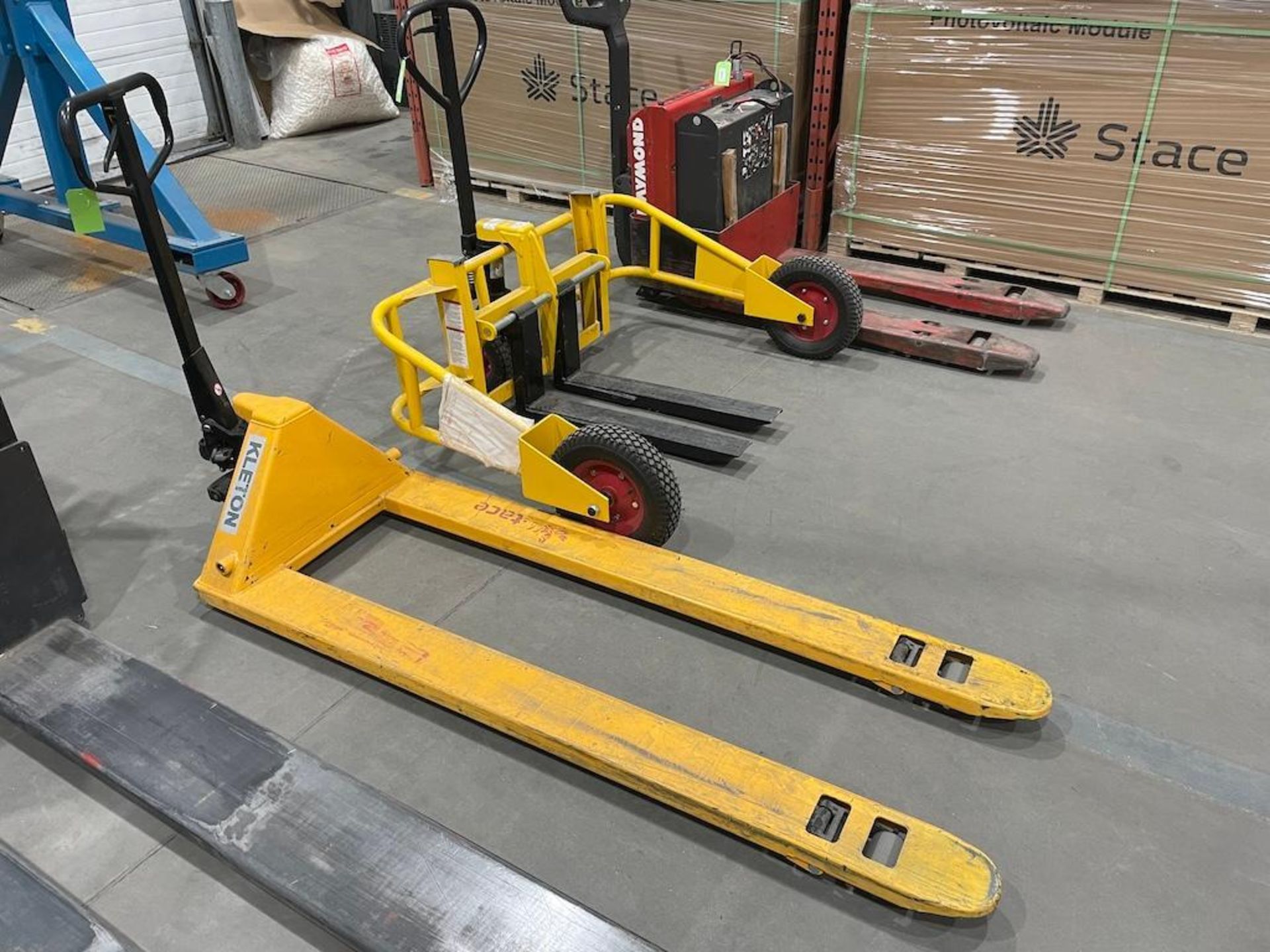 KLETON PALLET JACK, 6 FT FORKS [TROIS RIVIERES]*PLEASE NOTE, EXCLUSIVE RIGGING FEE OF $100 WILL BE A