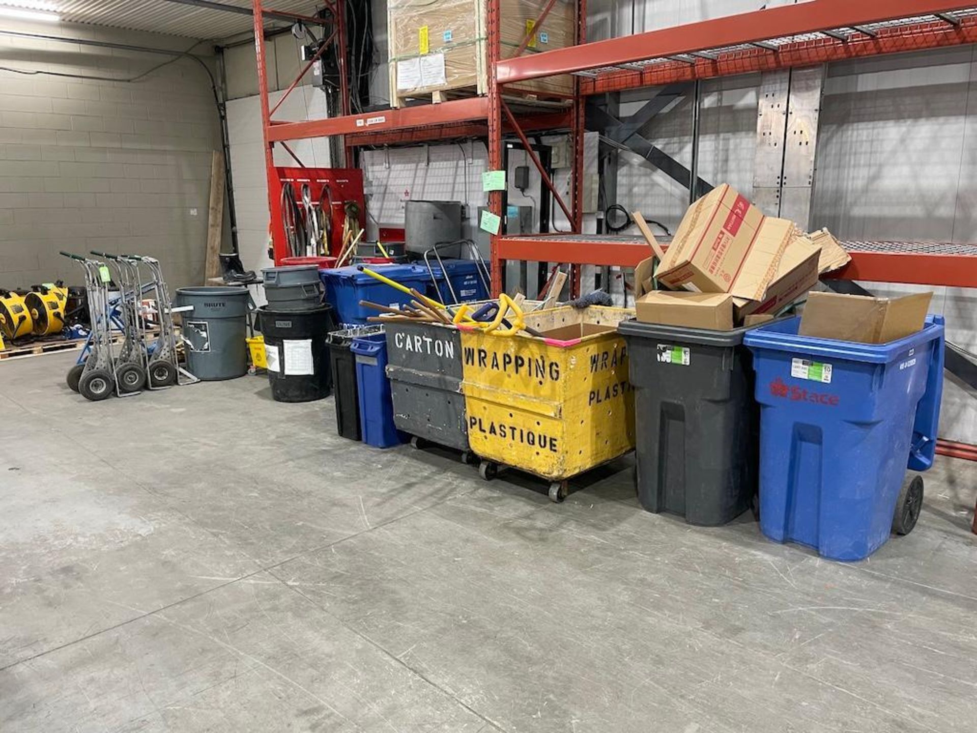 LOT ASSORTED GARBAGE BINS, DOLLIES, MOPS, BROOMS, STRAPS, SAFETY, CLEANING [TROIS RIVIERES]*PLEASE N