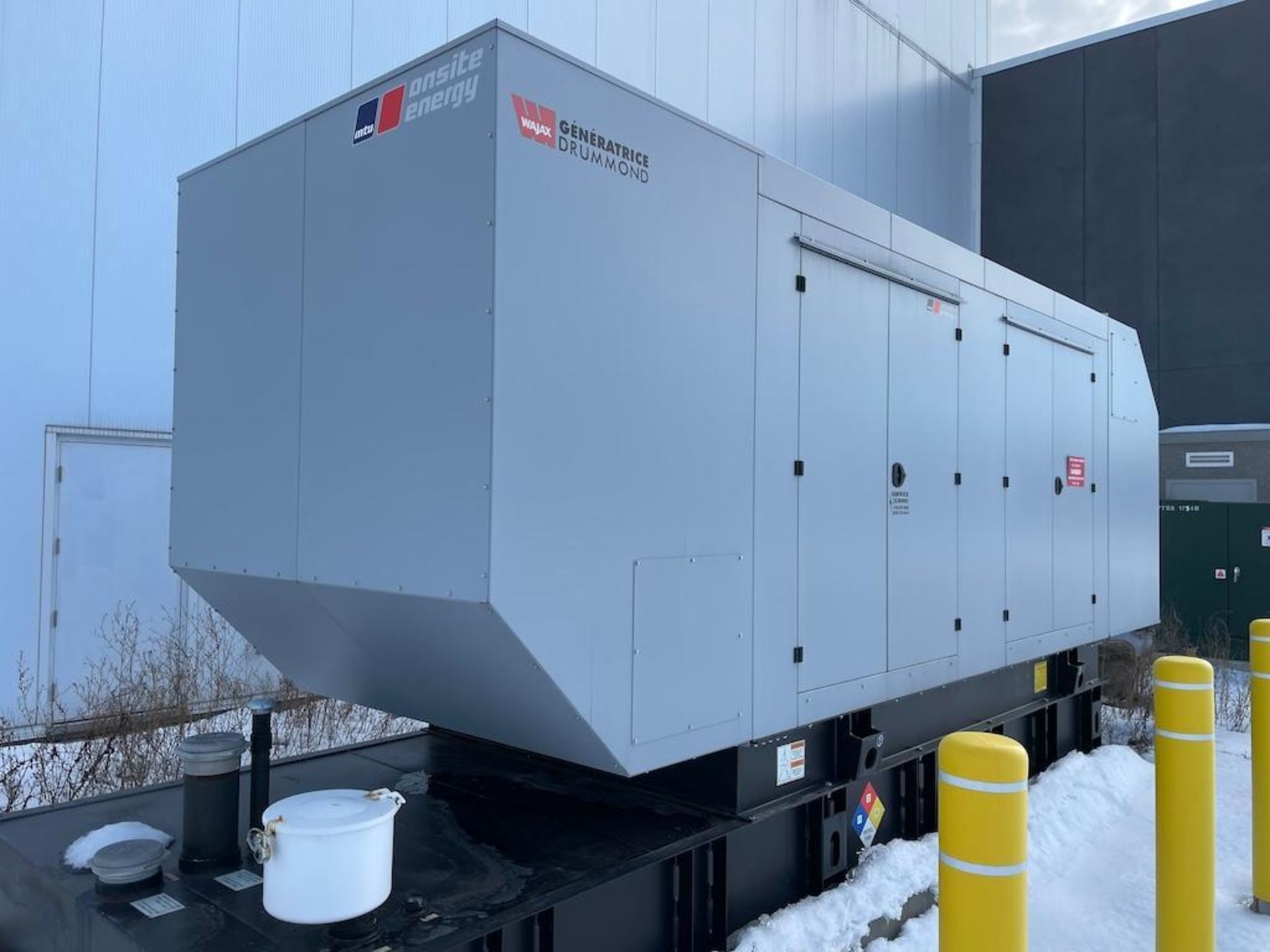 BACKUP DIESEL GENERATOR, 500 KVA [AS REPORTED BY CLIENT] [OUTSIDE] - Image 2 of 3