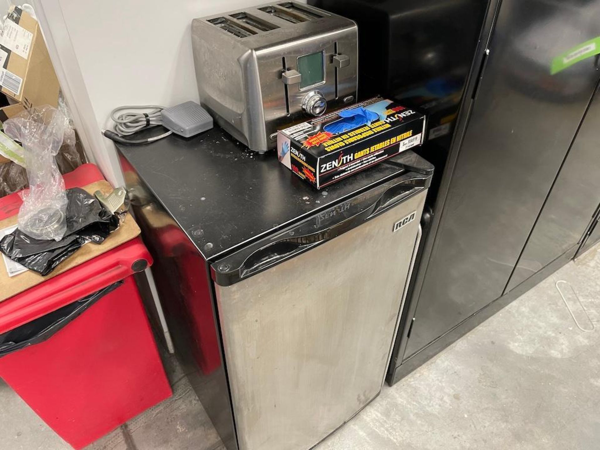 LOT MAINTENANCE OFFICE DESK, 2 CHAIRS, CABINETS, BAR FRIDGE, TOASTER [MAINTENANCE ROOM] - Image 4 of 4