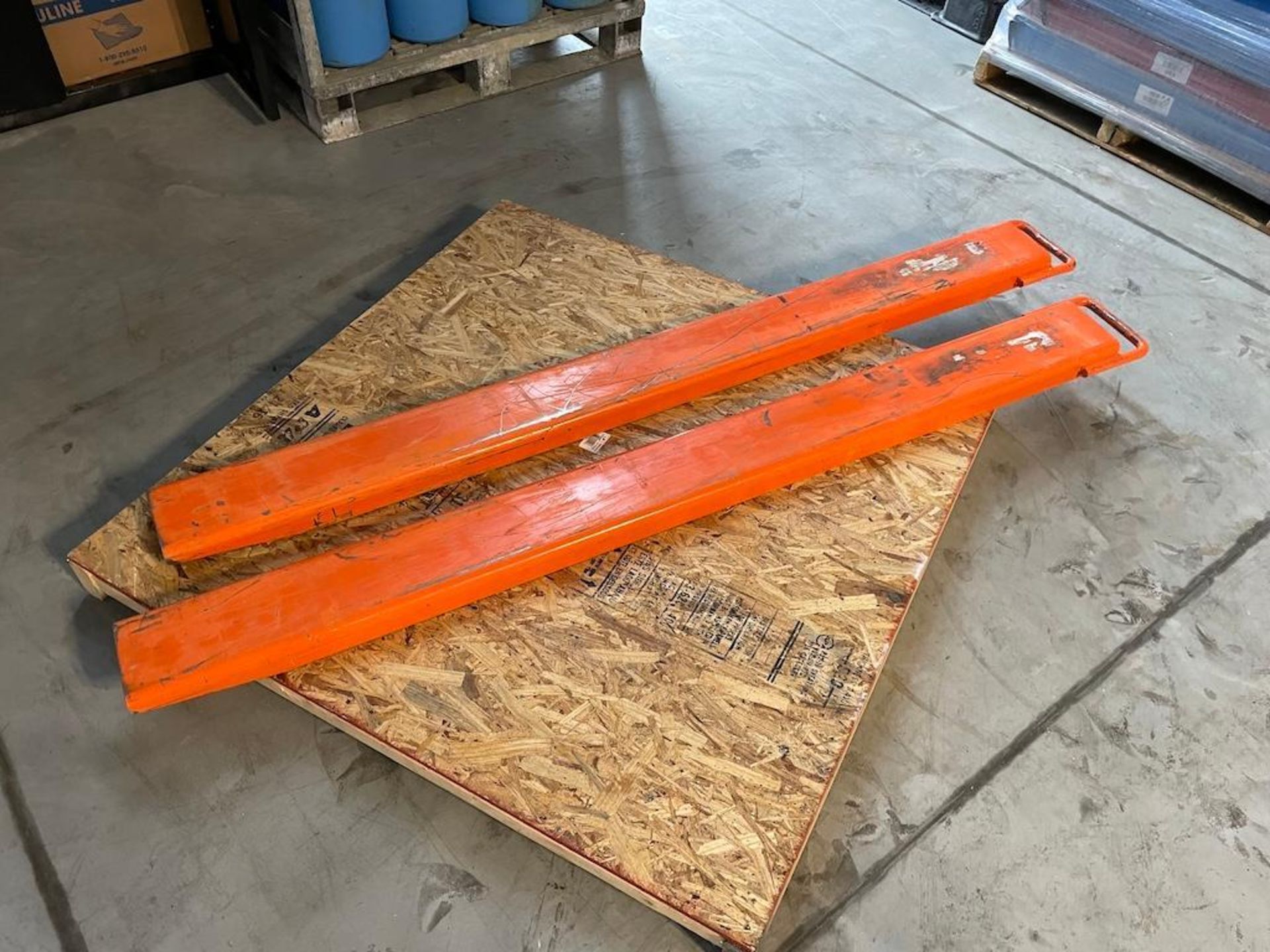 LOT (2) PALLET JACKS, 6 FT FORKLIFT EXTENSIONS, ULINE BARREL CLAMP [1ST FL LOADING DOCK] - Image 2 of 3