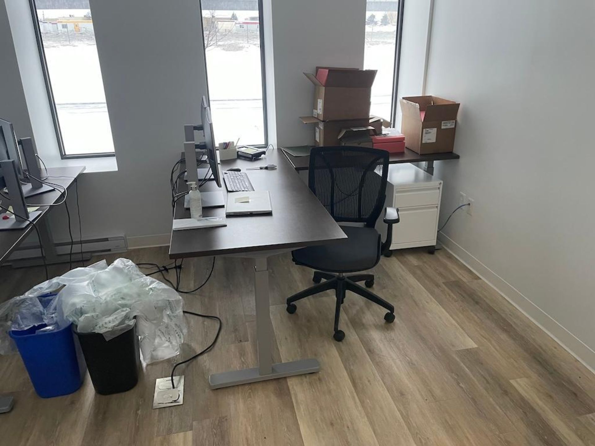 LOT OFFICE FURNITURE 2 L SHAPED DESKS, 2 SWIVEL ARM CHAIRS [1ST FL HR OFFICE] - Image 2 of 2