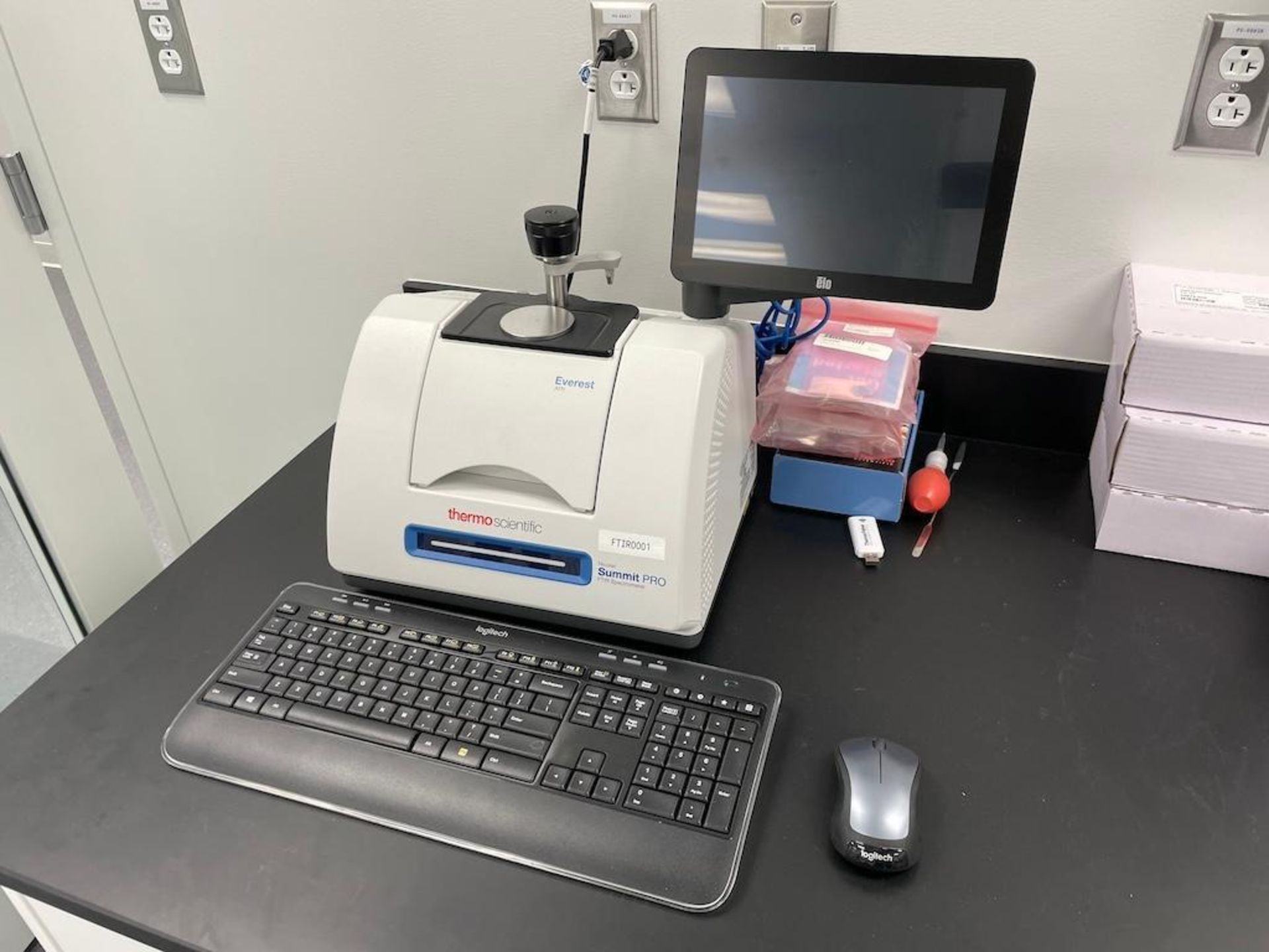 2014 THERMO SCIENTIFIC EVEREST ETR NICOLET SUMMIT PRO FTIR SPECTROMETER, SN BDN 1910226 912A0972 [FT