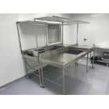 LOT (2) STAINLESS STEEL PORTABLE COUNTERS W SINKS APPROX 99 X 35 IN, (4) STAINLESS STEEL CARTS 36 X