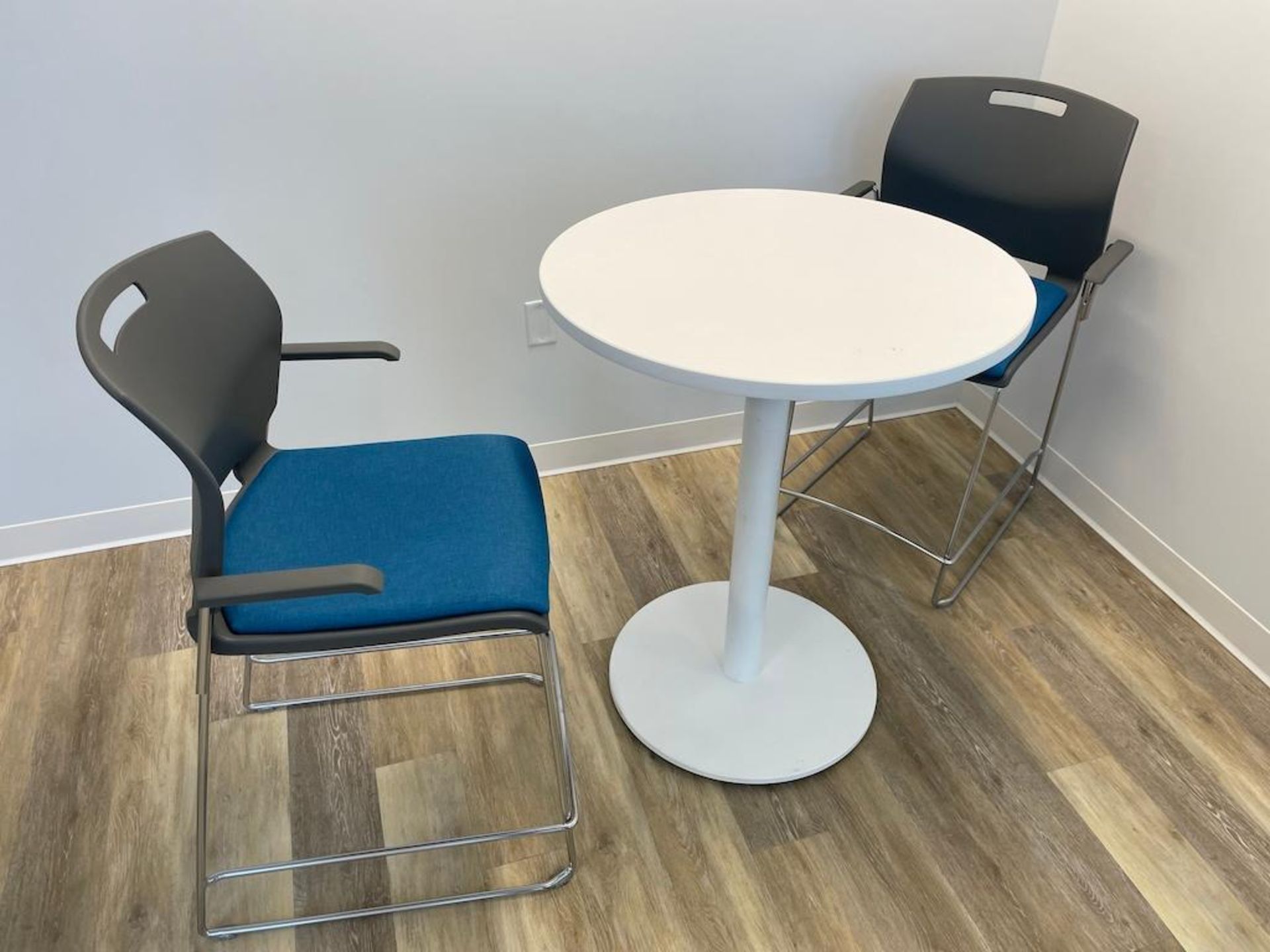 LOT (2) HIGH TOP 2.5 FT DIA ROUND TABLES, (4) HIGH STOOLS [2ND FL OFFICE]
