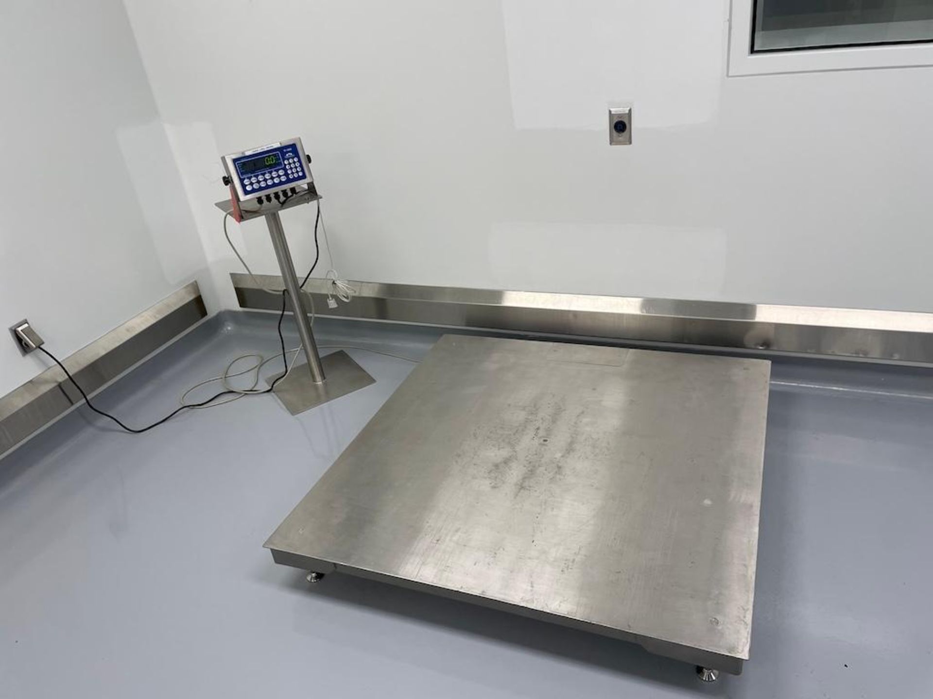 FLOOR SCALE STAINLESS STEEL 48 X 48 IN, W TRANSCELL TI-1680 CONTROLS [2ND FLOOR FORMULATION ROOM B22