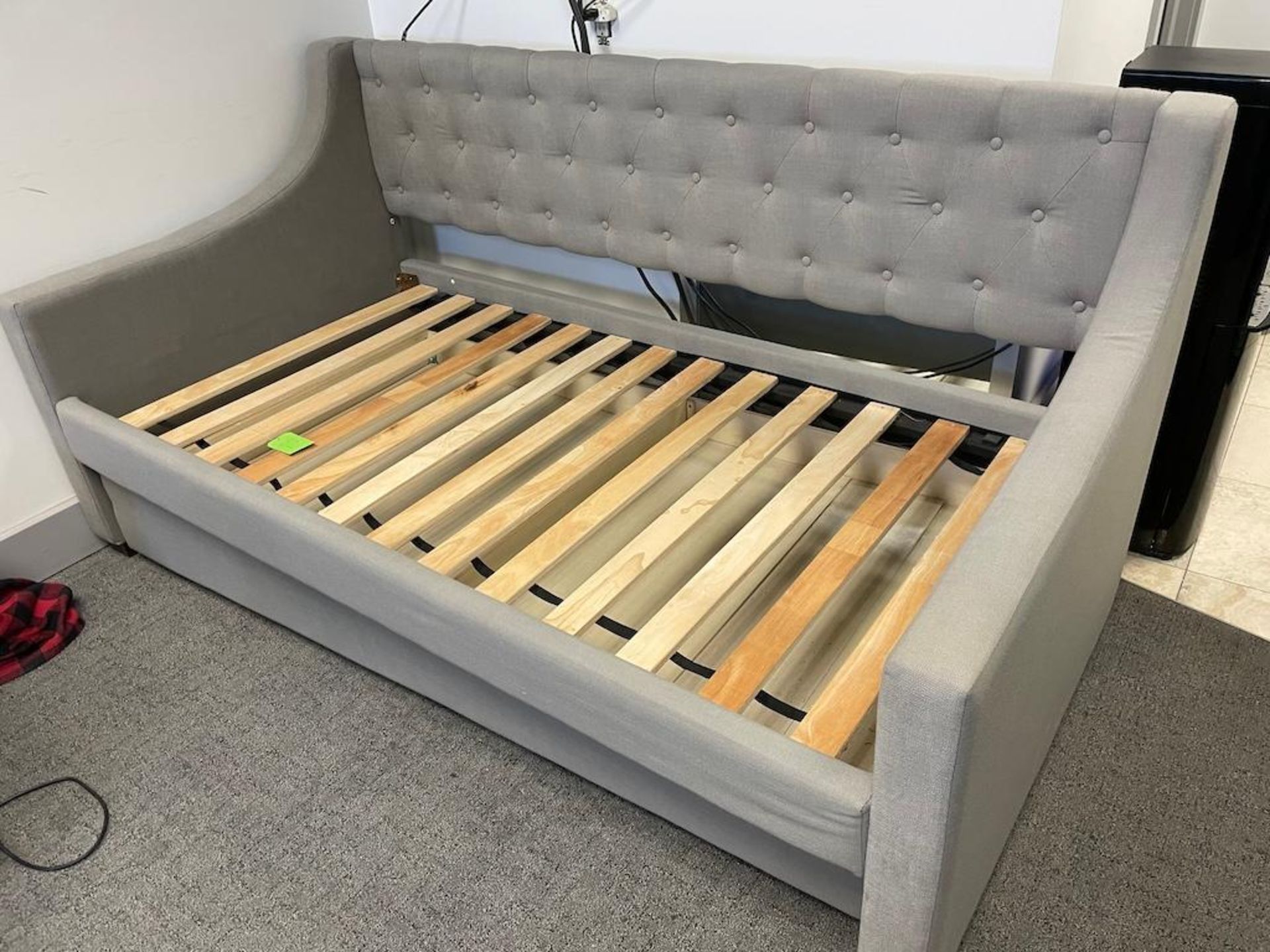 DAYBED W TRUNDLE, APPROX 85 X 43 IN [UPSTAIRS OFFICE]