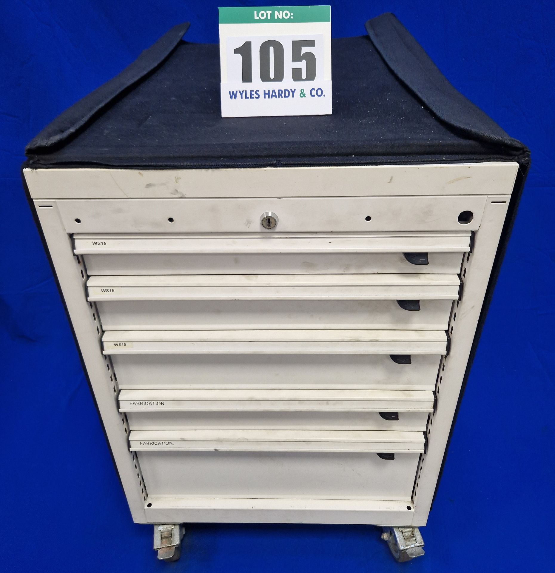 One FAMI 5-Drawer Castor mounted Mechanics Tool Chest with Tailored Soft Transportation Cover