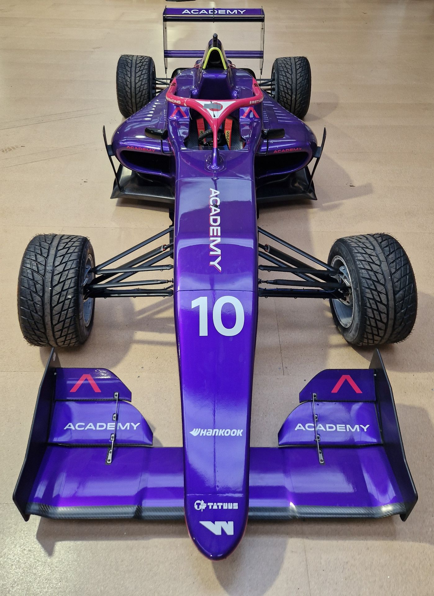 One TATUUS F3 T-318 Alfa Romeo Race Car Chassis No. 080 (2019) Finished in W Series Academy Livery - Bild 3 aus 7