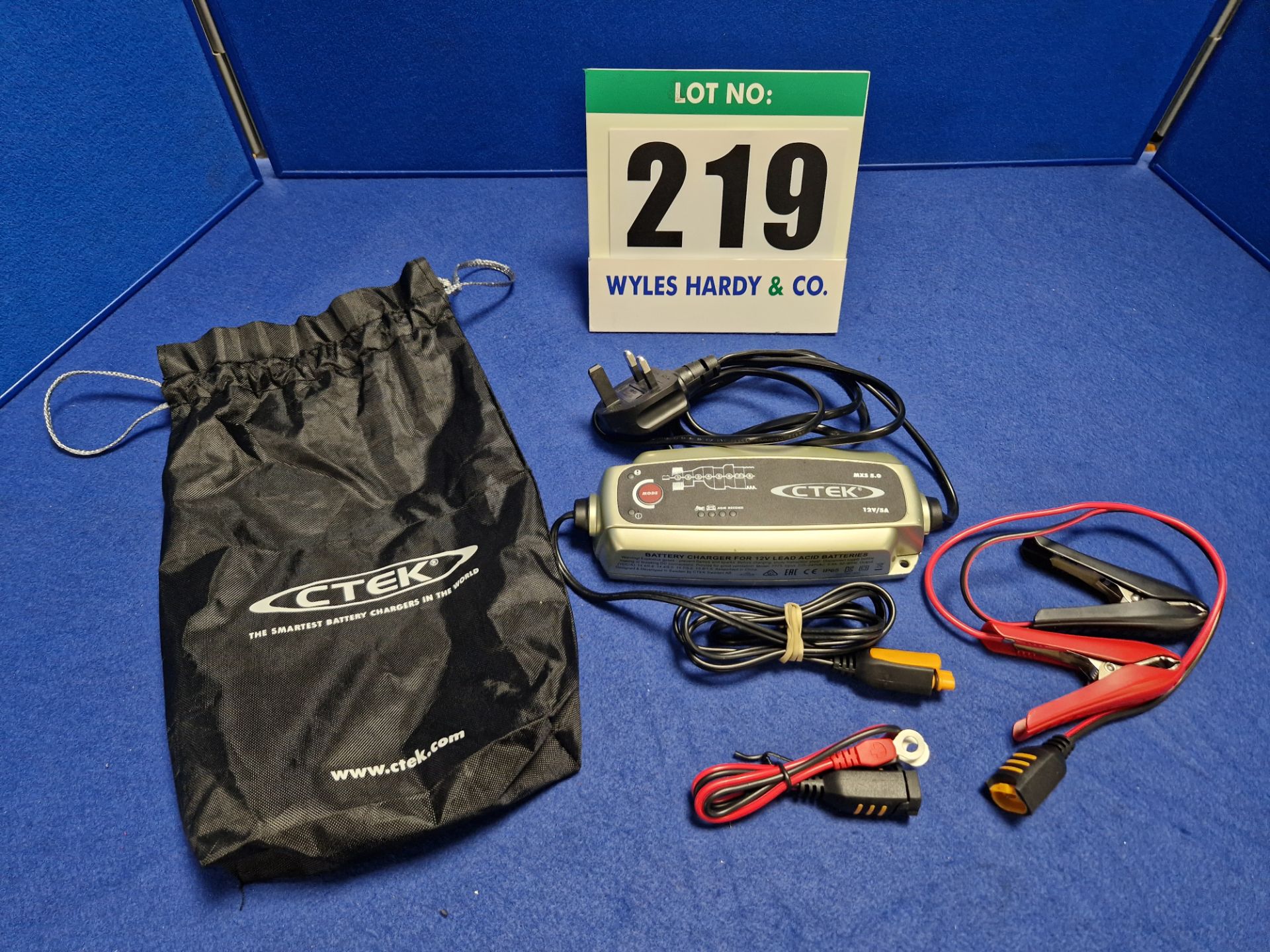 One CTEK Model MXS 5.0 12V 5A Battery Charger/Conditioner with Crocodile Clip Connector Lead and