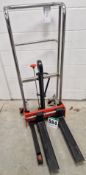 One LOMART 400Kg capacity Manual Hydraulic Pallet Stacker (does not pump up) for Spares/Repair