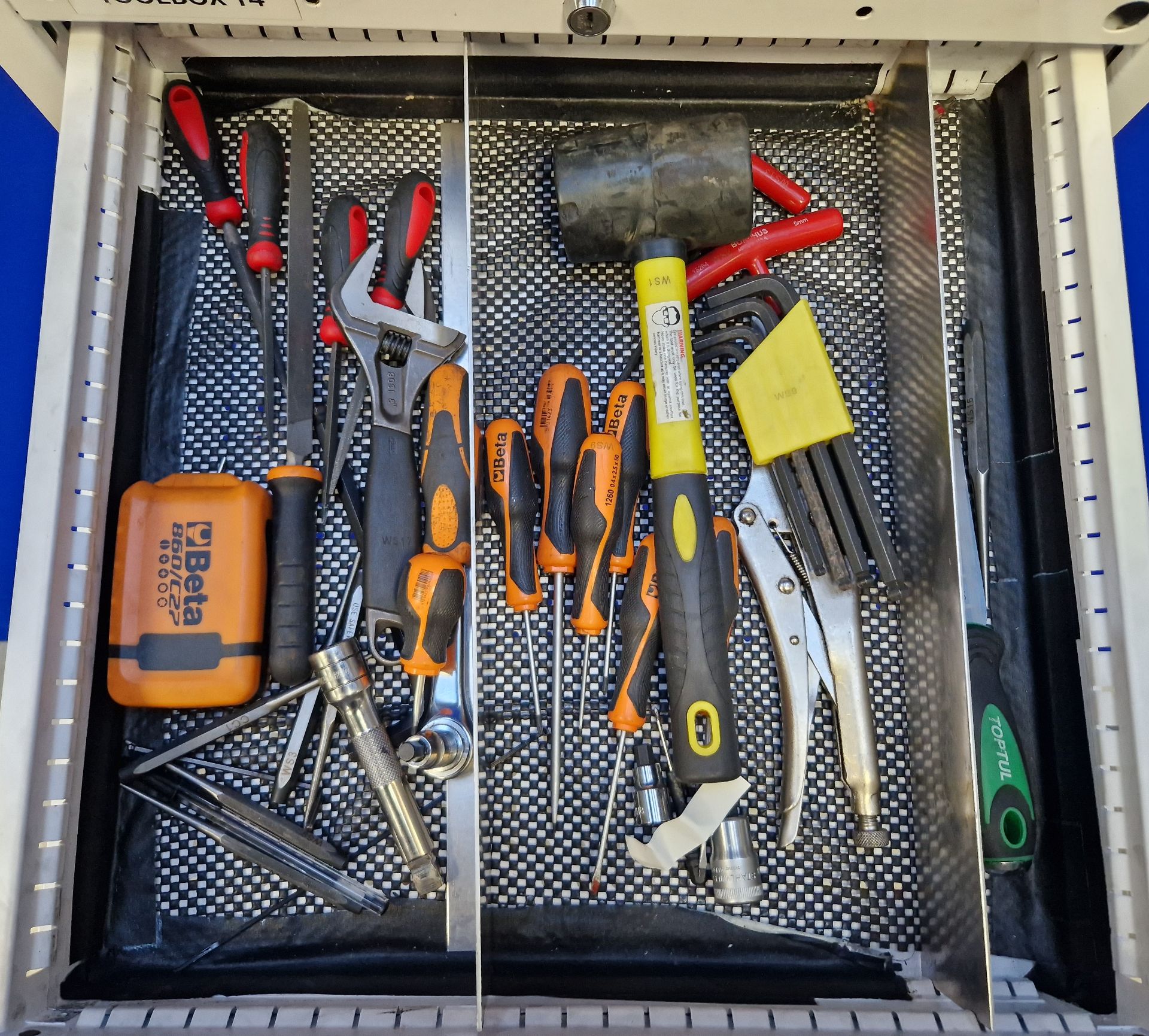 One FAMI 4-Drawer Castor mounted Mechanics Tool Chest with Tailored Soft Transportation Cover - Image 2 of 5