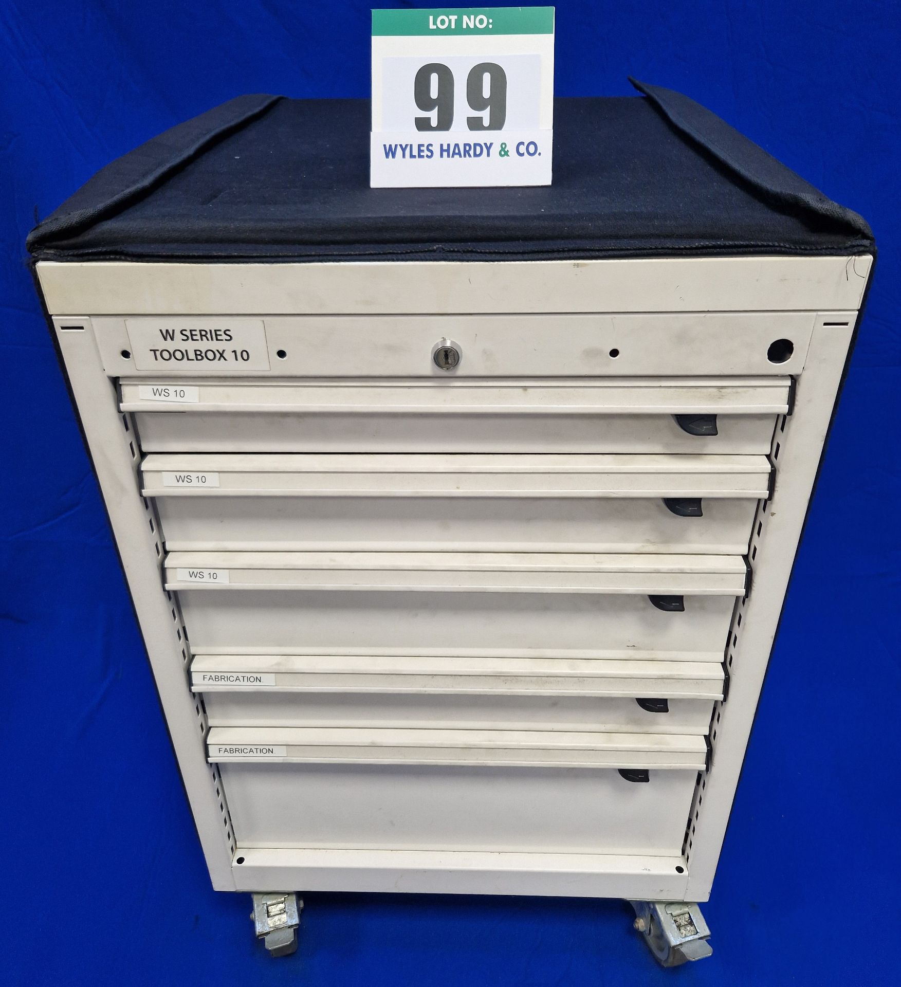 One FAMI 5-Drawer Castor mounted Mechanics Tool Chest with Tailored Soft Transportation Cover