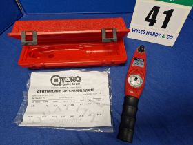 One TORO 5440 3/8 inch Square Drive 0-40Nm/360 lfb-in Dial Indicating Torque Wrench in Rigid Carry