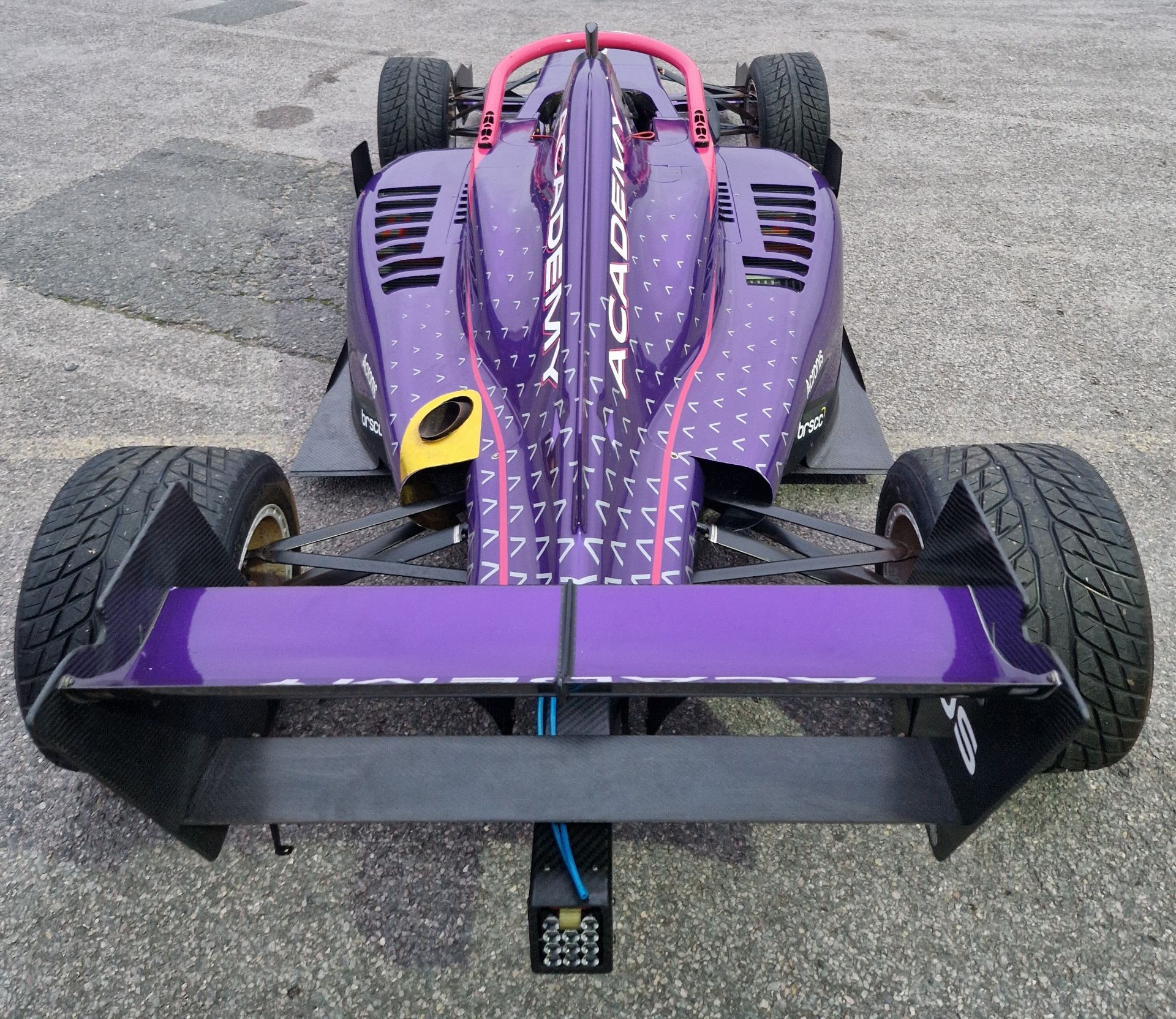 One TATUUS F3 T-318 Alfa Romeo Race Car Chassis No. 057 (2019) Finished in the W Series Academy - Image 4 of 10