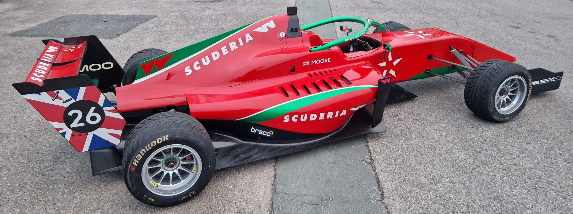 One TATUUS F3 T-318 Alfa Romeo Race Car Chassis No. 038 (2019) Finished in SCUDERIA Livery as Driven - Bild 2 aus 10