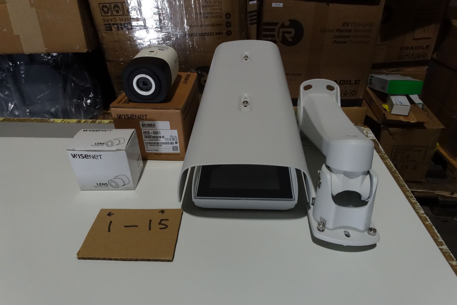1x Wisenet SHB -4300H Outdoor Box Camera Housing, 1 x Wisenet HCB - 6001 Security Camera Indoor 1920