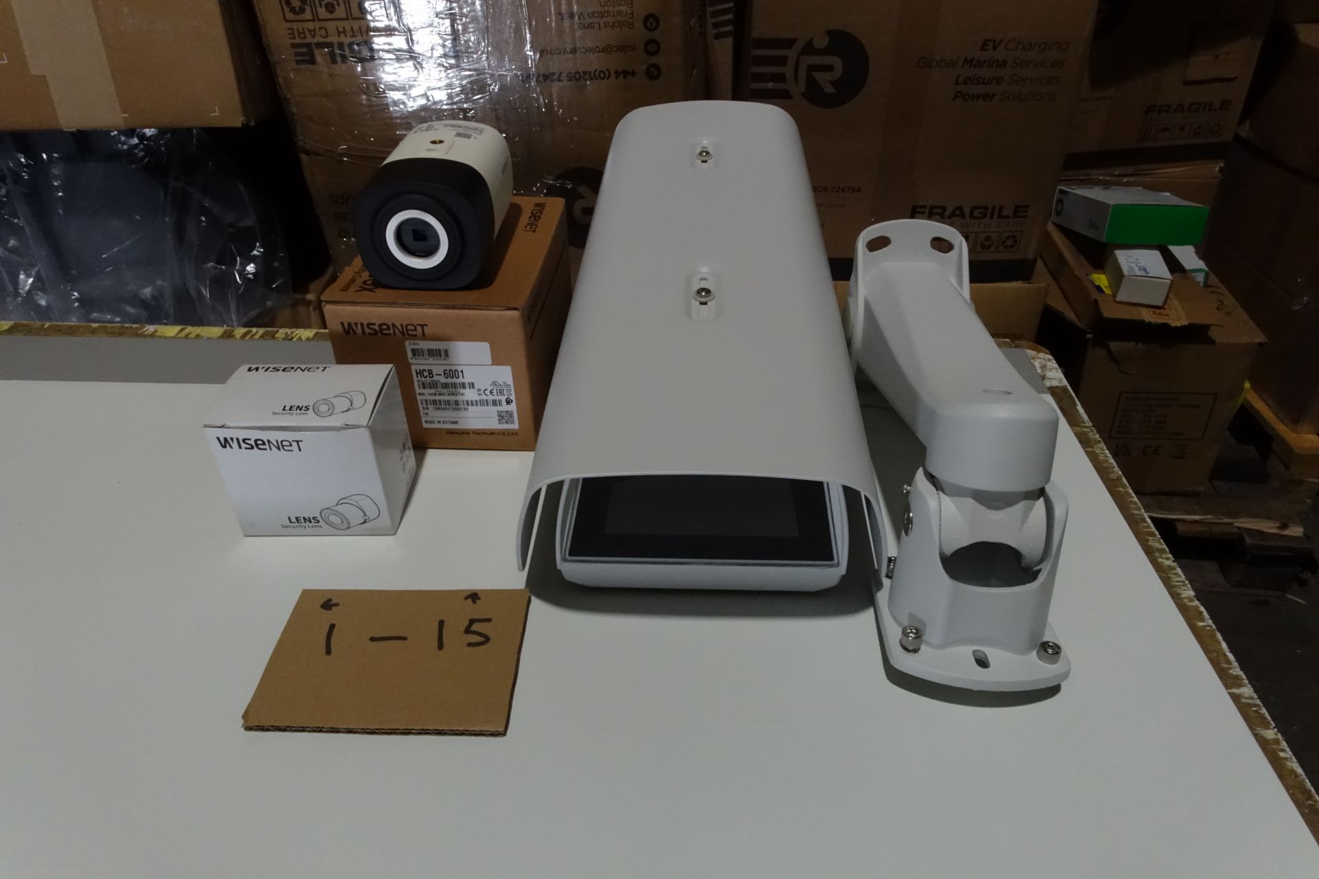 1x Wisenet SHB -4300H Outdoor Box Camera Housing, 1 x Wisenet HCB - 6001 Security Camera Indoor 1920