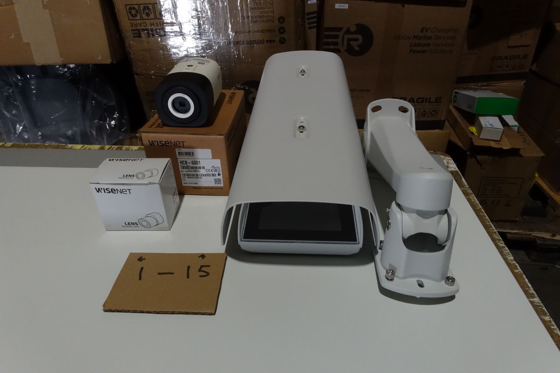 1x Wisenet SHB -4300H Outdoor Box Camera Housing, 1 x Wisenet HCB - 6001 Security Camera Indoor 1920