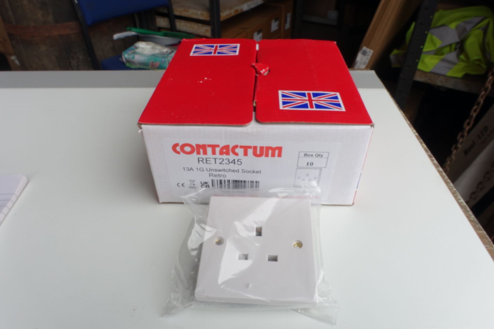 200 x CONTACTUM RET2345 13A 1G Unswitched Socket
