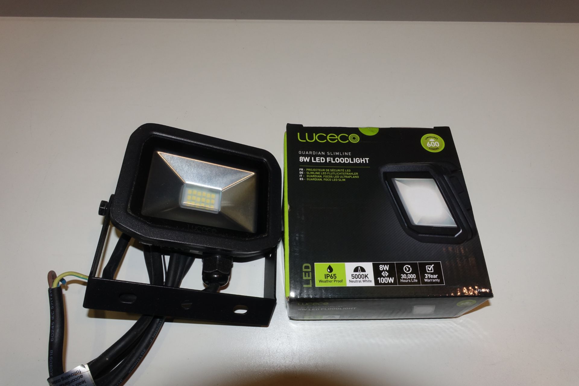 30 x LUCECO LFS6B150 - 03 (JX) 8W LED Floodlights 5000k 600 Lumen Black Finish