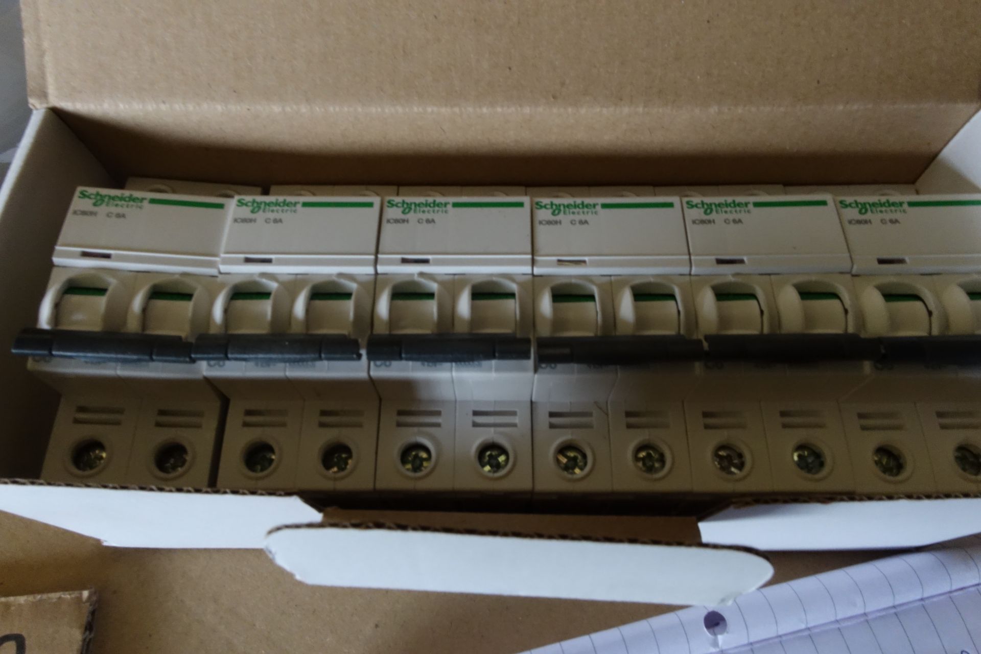 12 X SCHNEIDER A9F54206 6Amp Double Pole Type C MCB