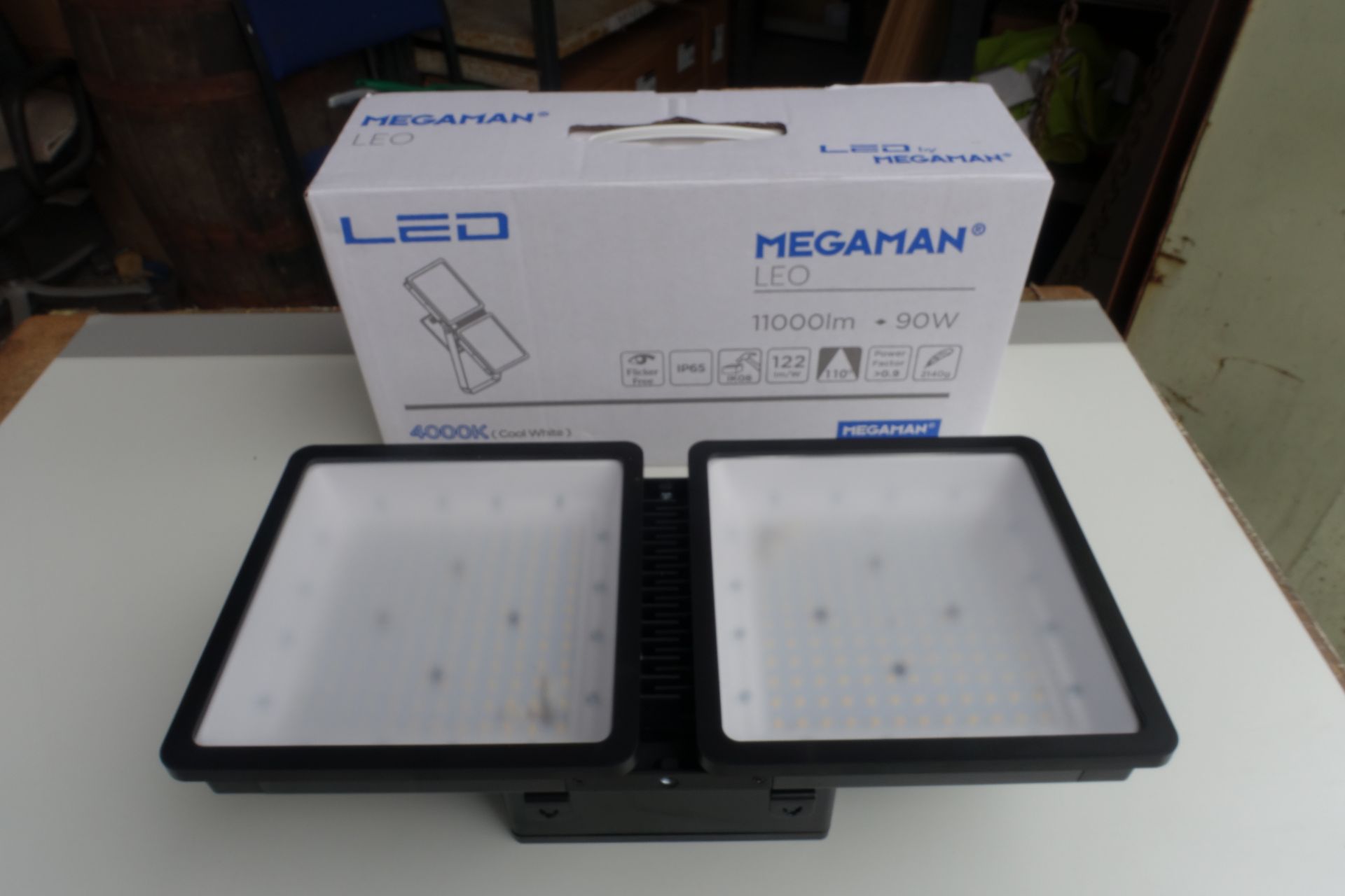 4 x MEGAMAN MM09325 90W LED Highbay 11000 Lumen 4000K Black Finish