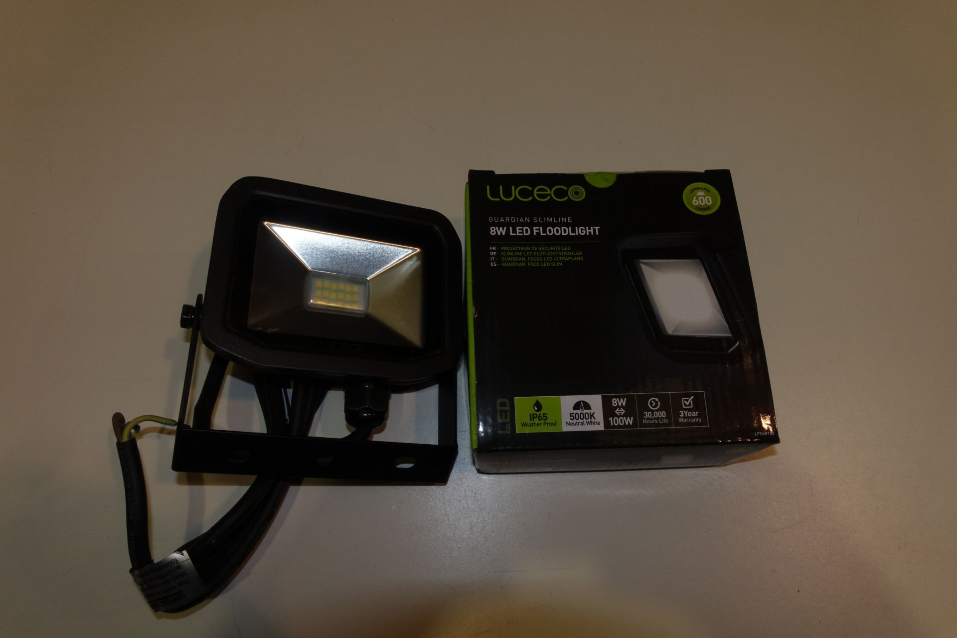 30 x LUCECO LFS6B150 - 03 (JX) 8W LED Floodlights 5000k 600 Lumen Black Finish