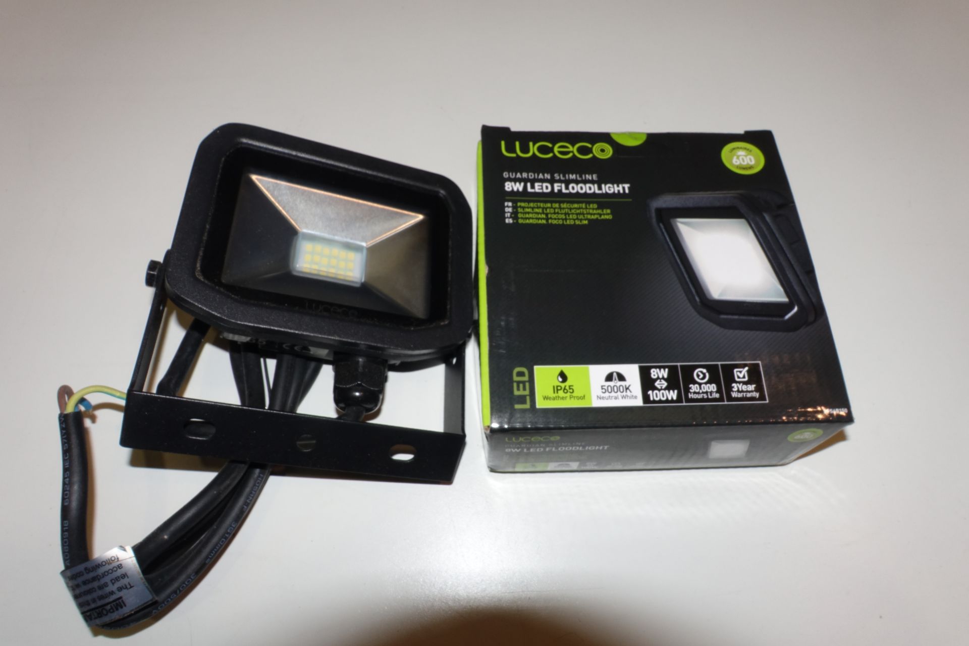 30 x LUCECO LFS6B150 - 03 (JX) 8W LED Floodlights 5000k 600 Lumen Black Finish
