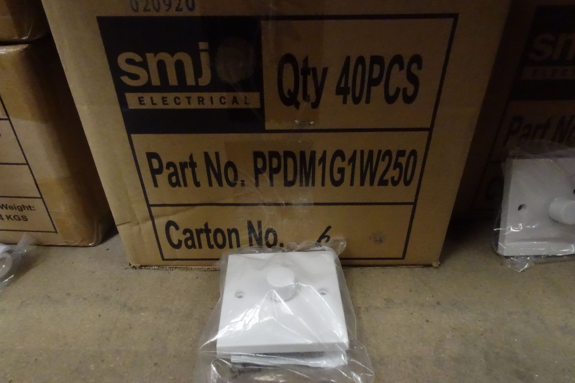 75 x SMJ Single White Dimmable Switch 1 Way PPDM1G1W250