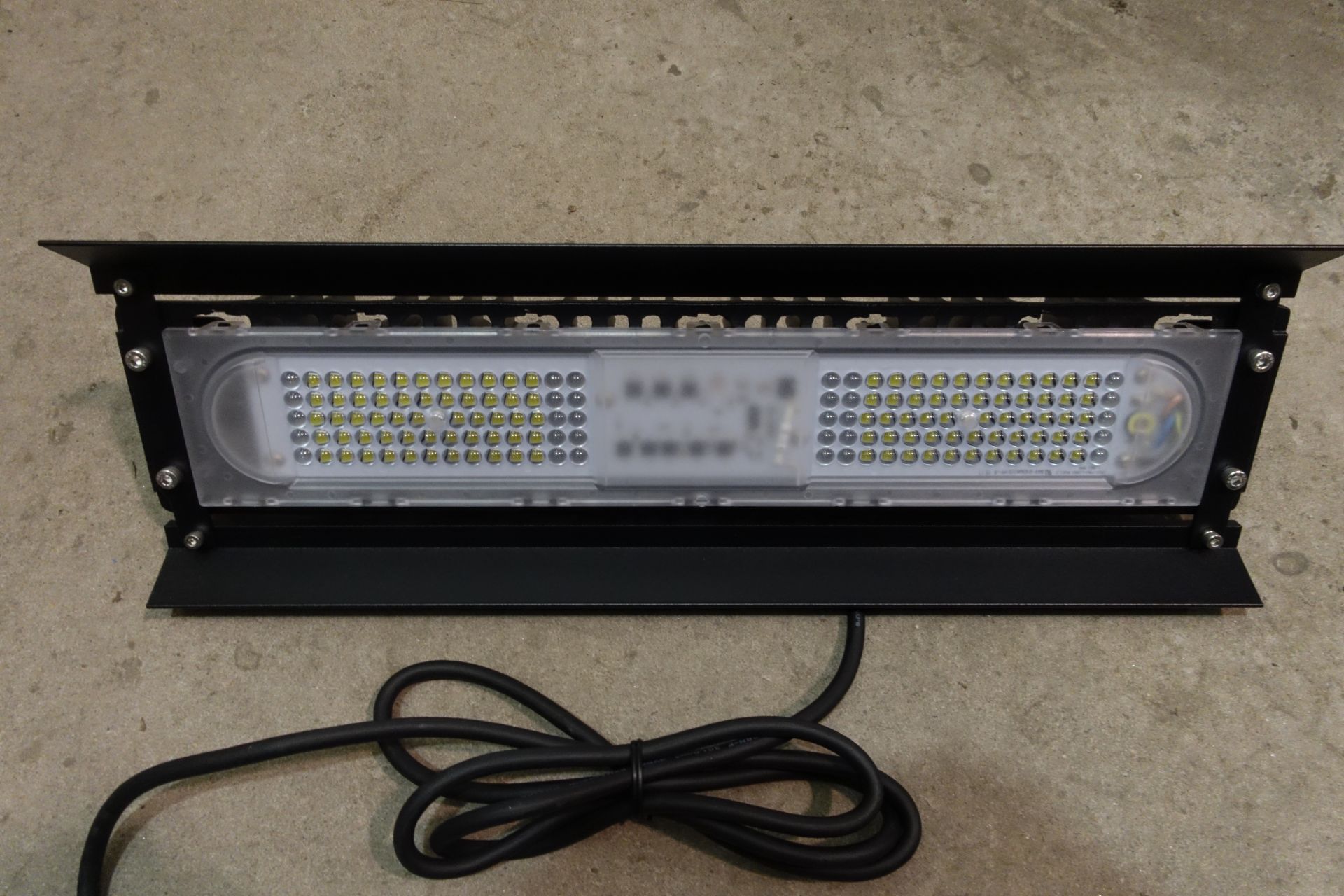 5 x BRACKENHEATH N9208 70W LED Linear Highbays 452 x 147.5 x 87.6mm 6500K Black Finish
