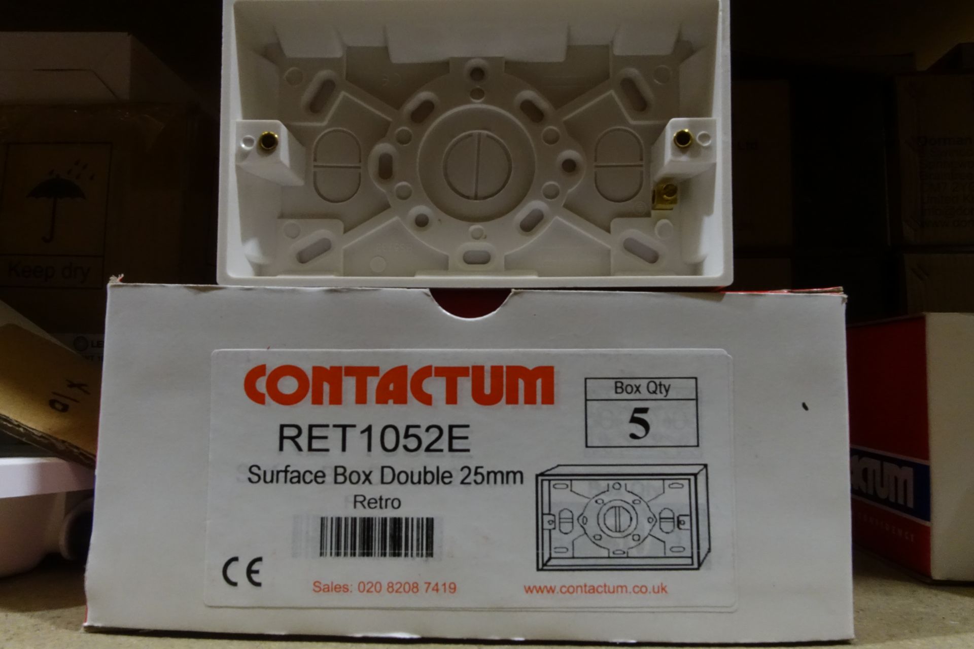 200 x CONTACTUM RET1052E 25mm Surface Double Box