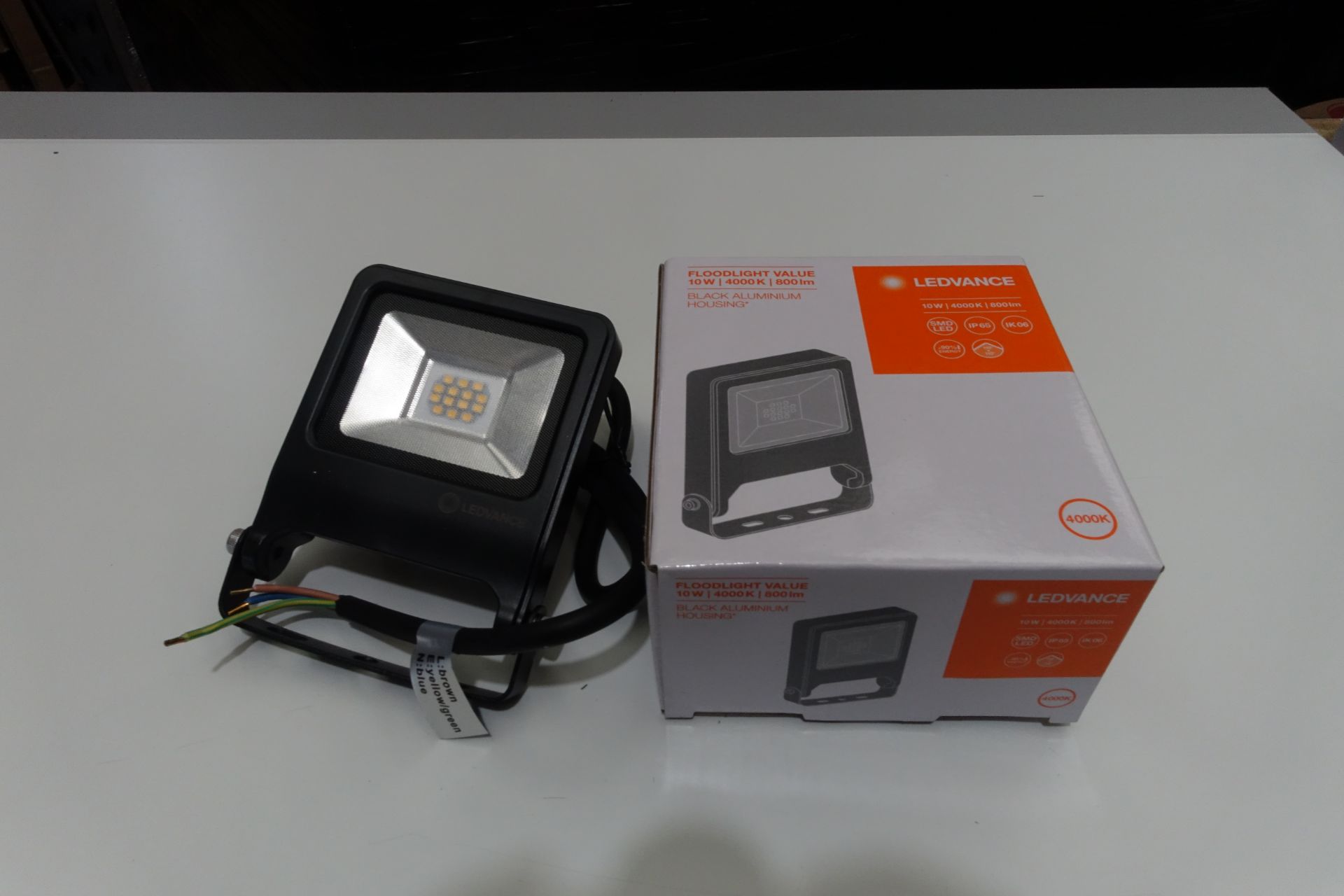 24 x LEDVANCE 10W LED Flood Light 4000K Black