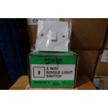 40 x Packs Of SMJ PPLS1G1W - PK5 1 Way Light Switches 5 x Per Pack 200 In Total White Finish