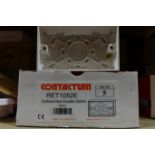 200 x CONTACTUM RET1052E 25mm Surface Double Box