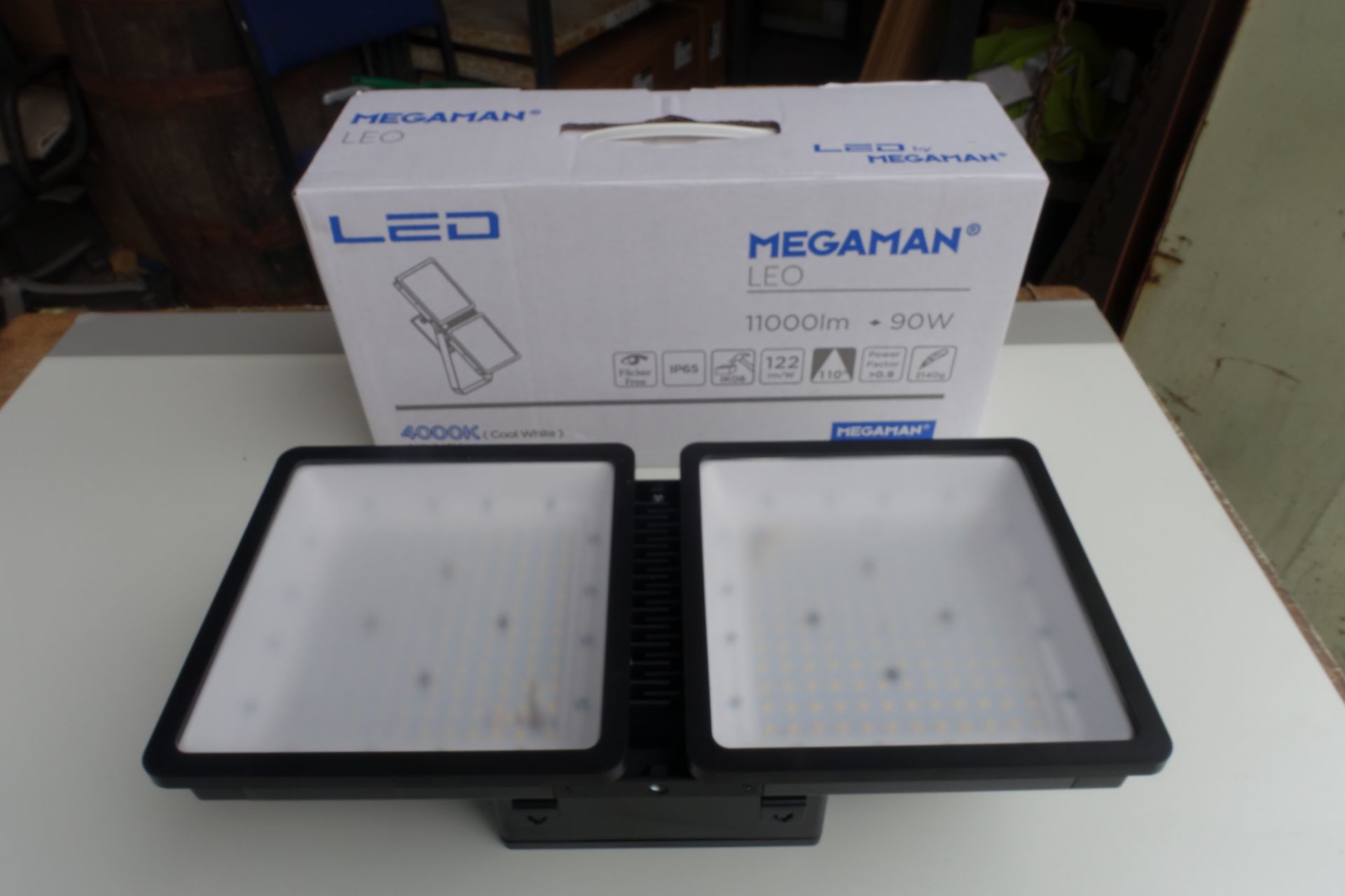 4 x MEGAMAN MM09325 90W LED Highbay 11000 Lumen 4000K Black Finish