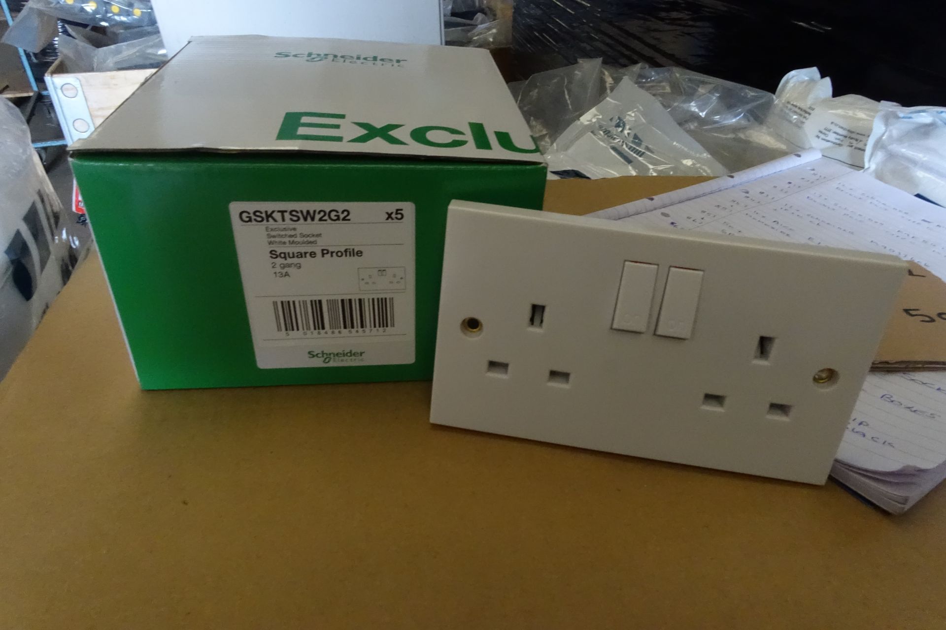 50 X Schneider GSKTSW2G2 13A 2g SP Swithched Socket White