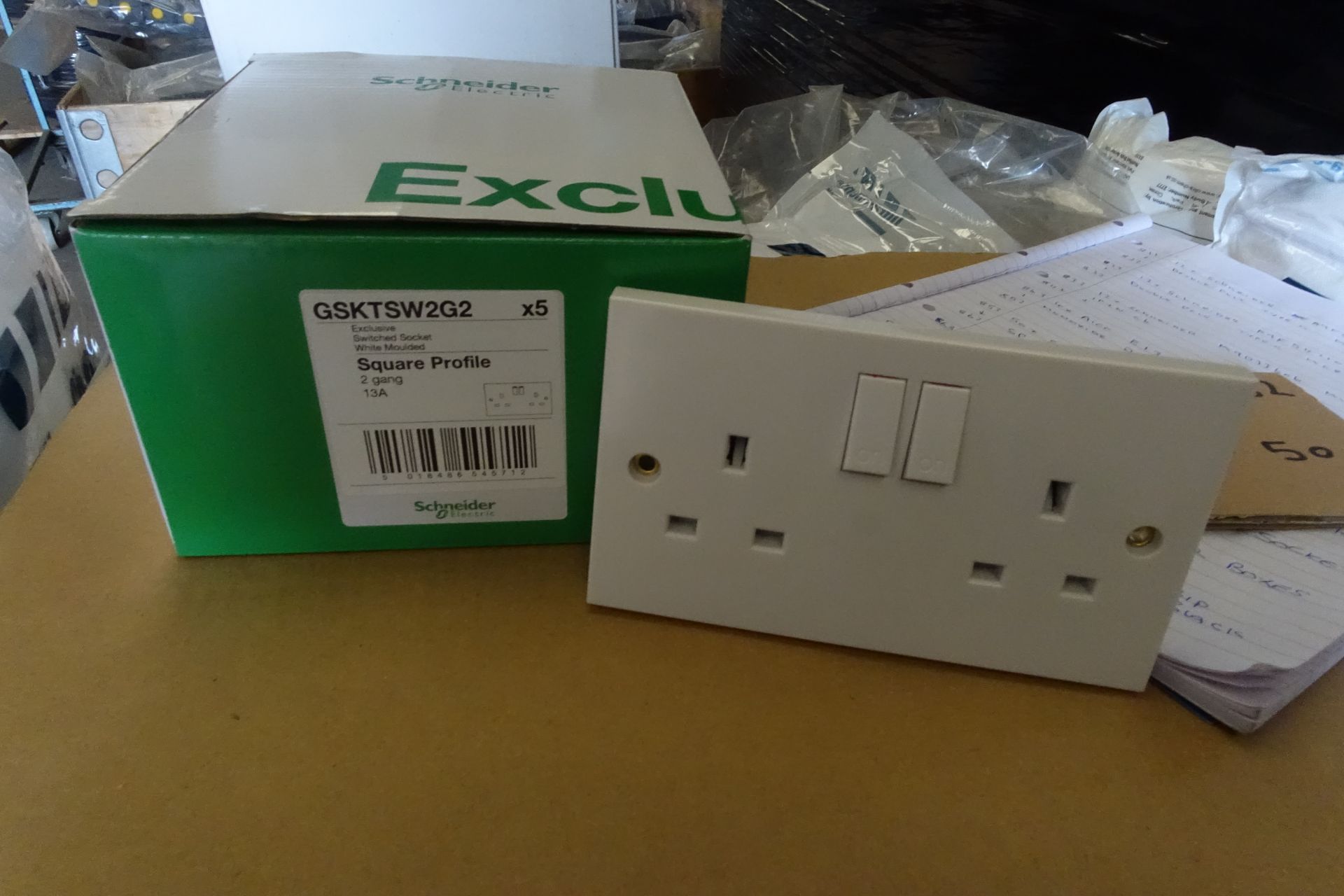 50 X Schneider GSKTSW2G2 13A 2g SP Swithched Socket White