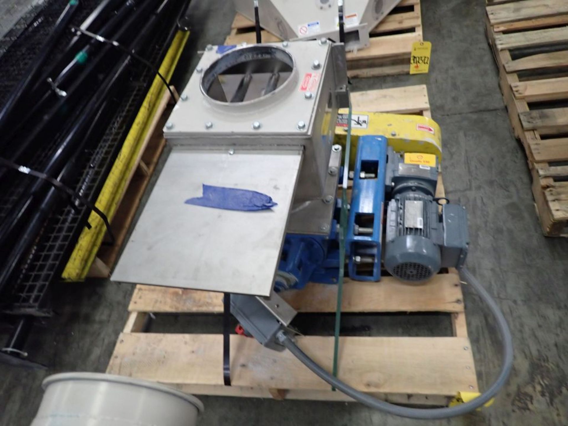 Rotary Feeder with Bunting Magnetics Magnetic Separator Ancaster Conveying System
