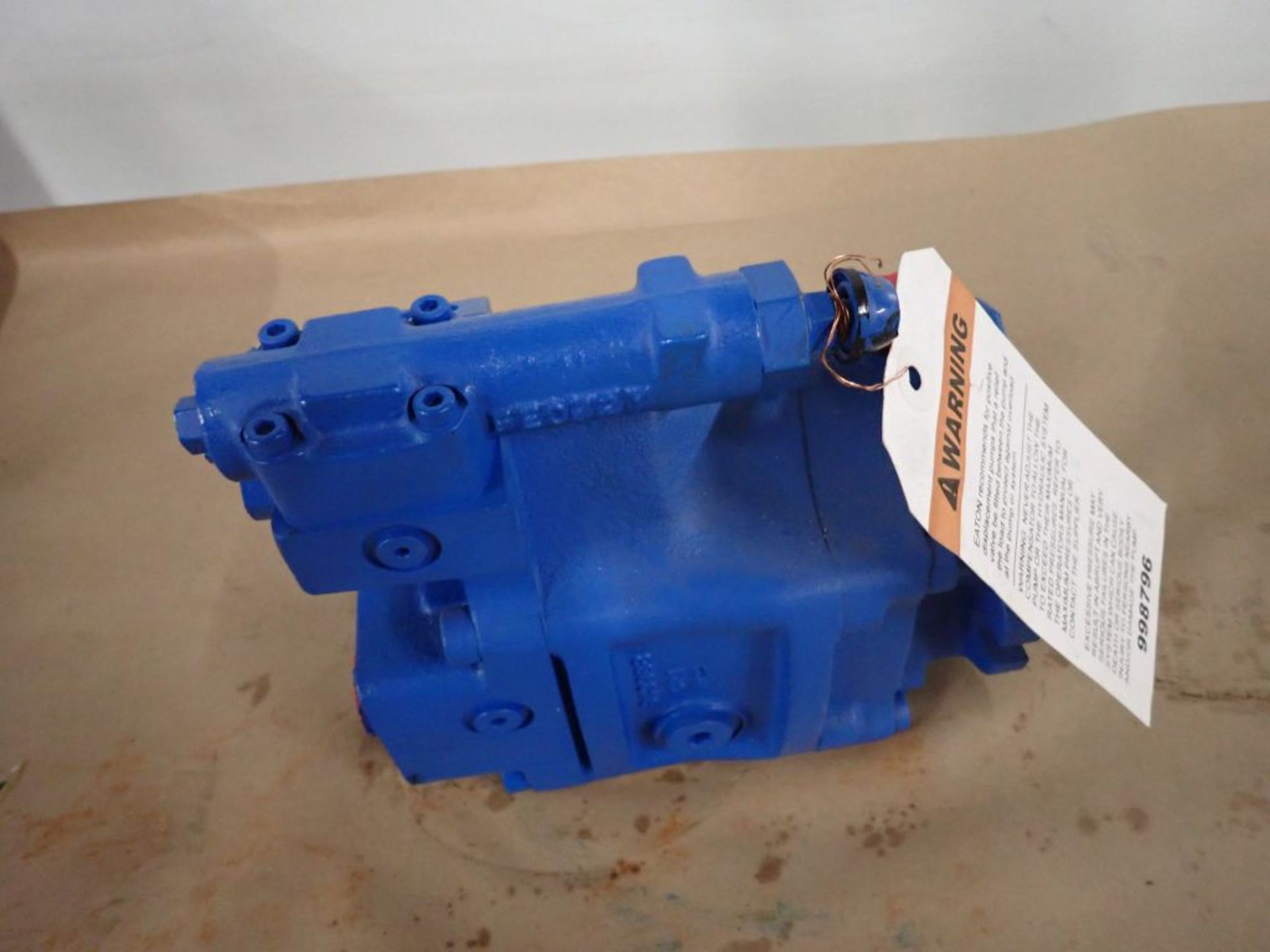 Eaton Hydraulic Pump - Image 4 of 4