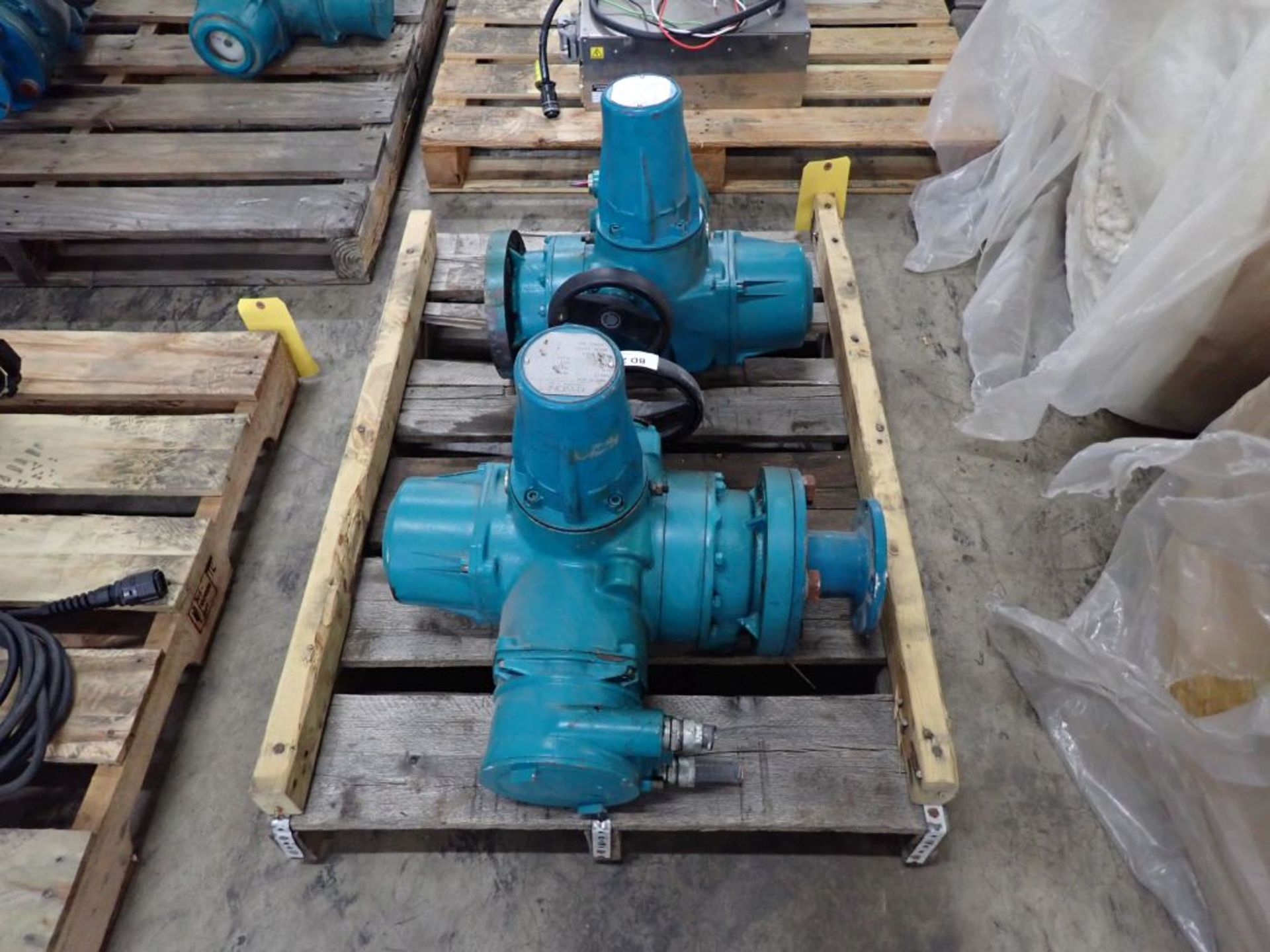 Lot of (2) Keystone Mechanical Valve Actuators - Image 3 of 12