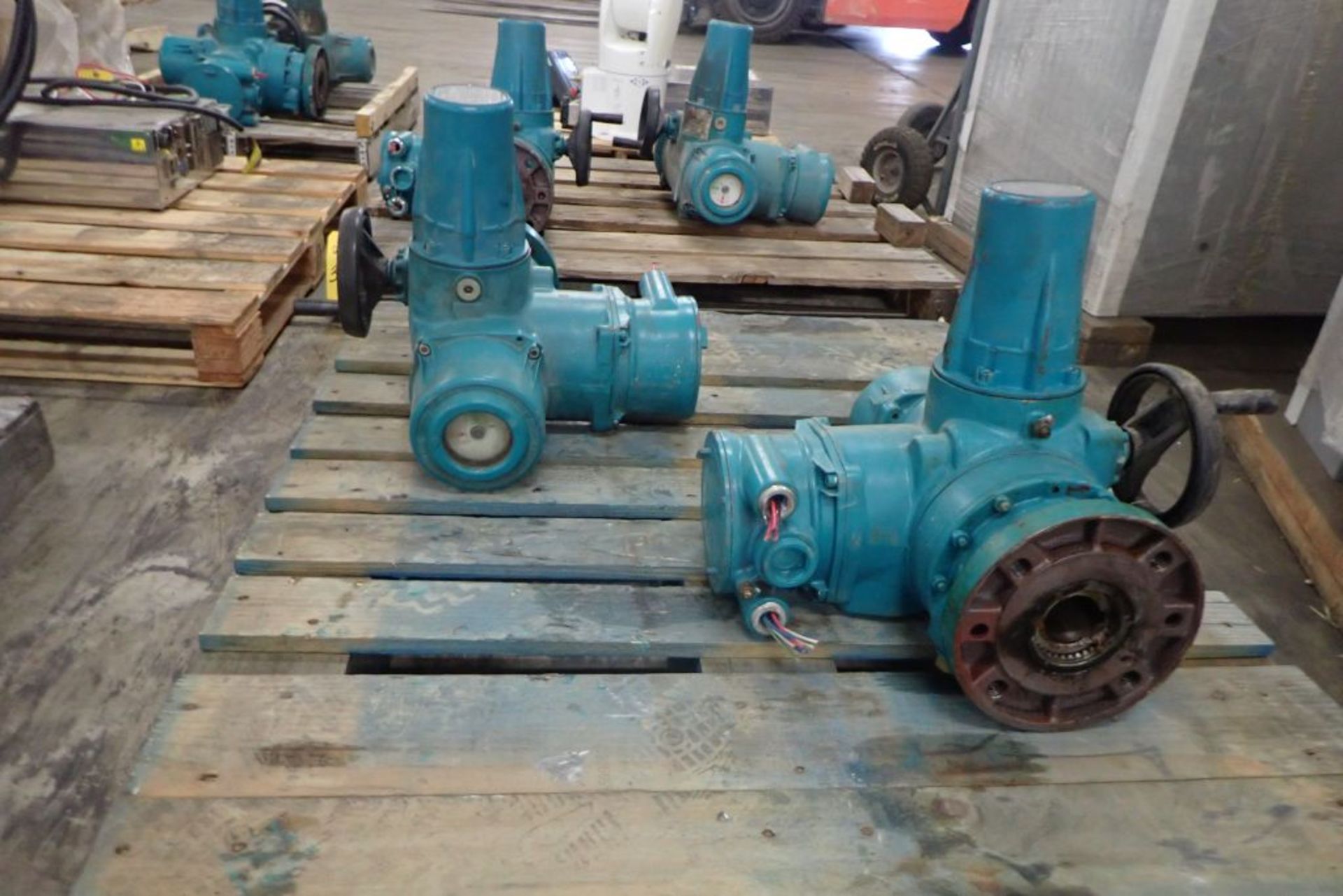 Lot of (2) Keystone Valve Actuators