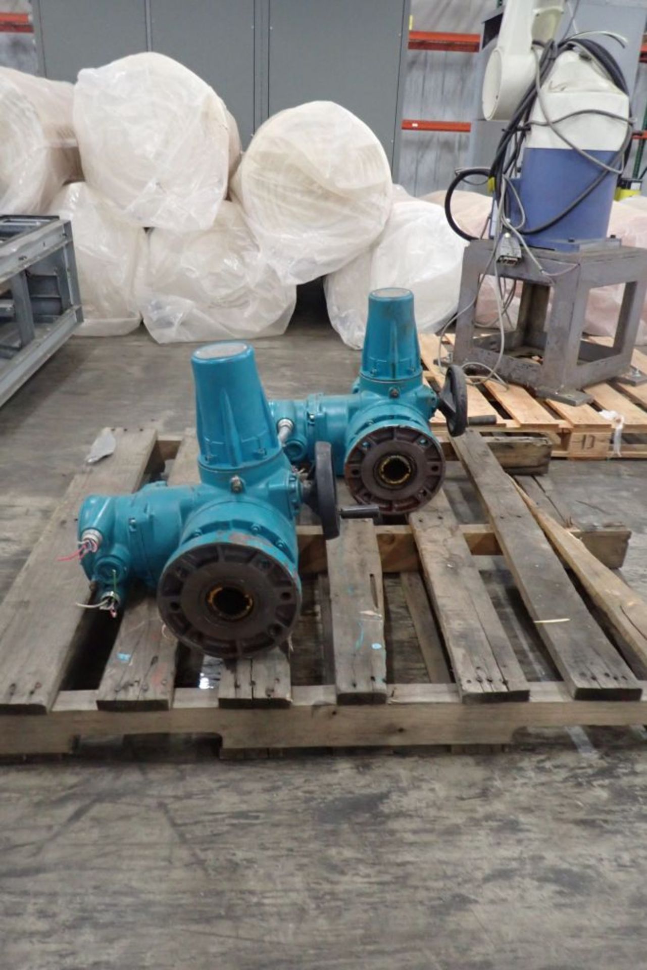 Lot of (2) Keystone Valve Actuators - Image 4 of 7